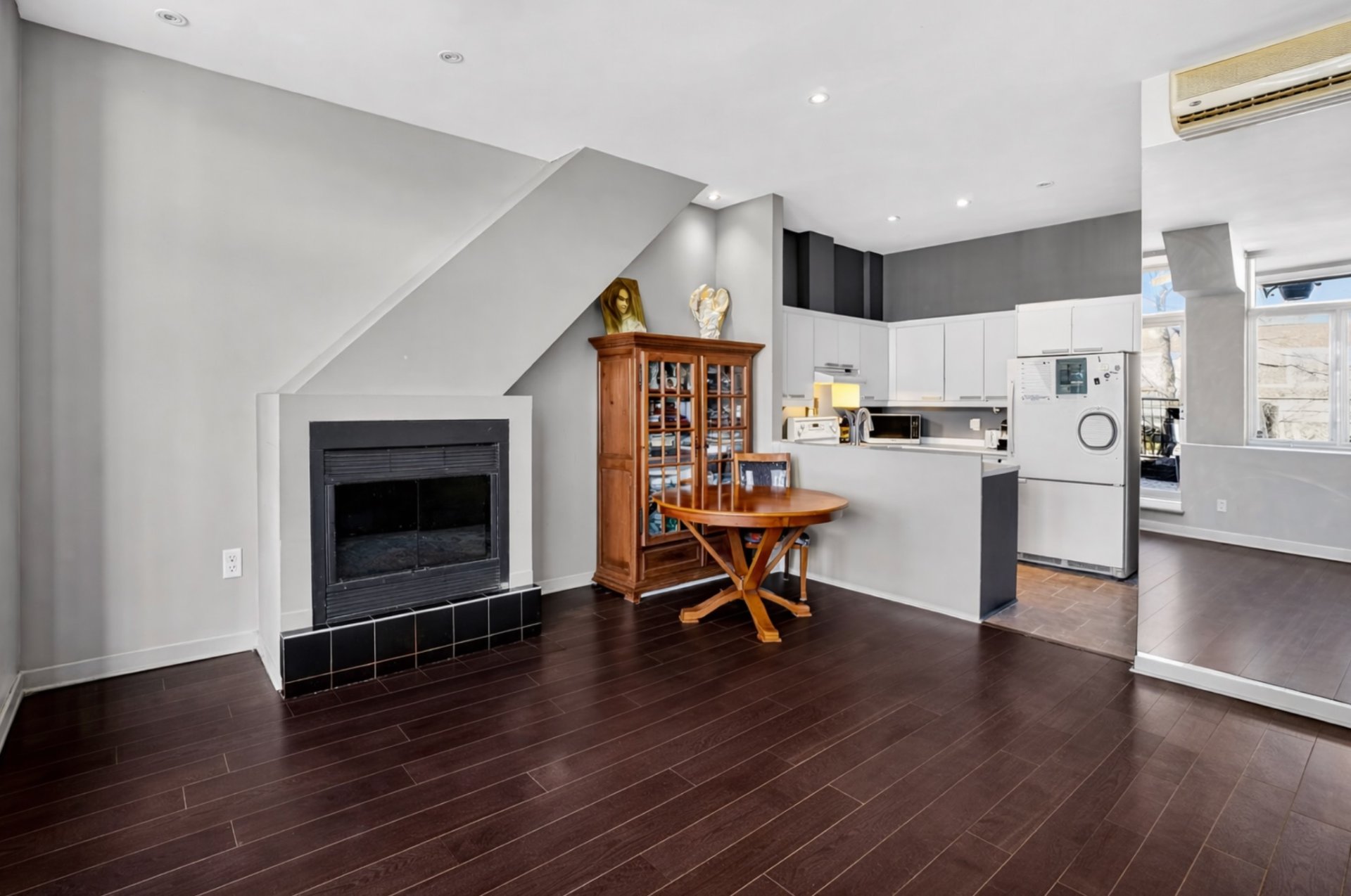 Photo - Overall View