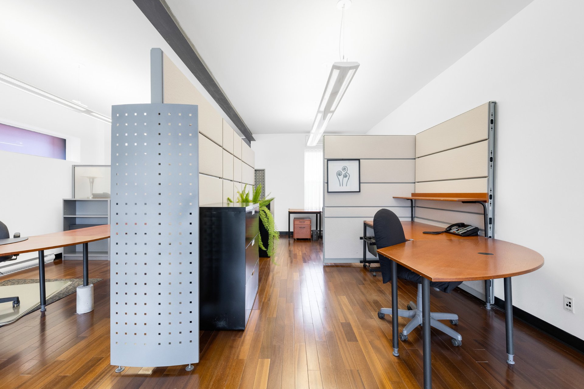 Photo - Bureau