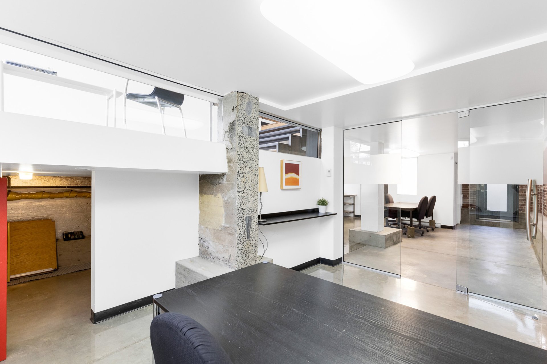 Photo - Bureau