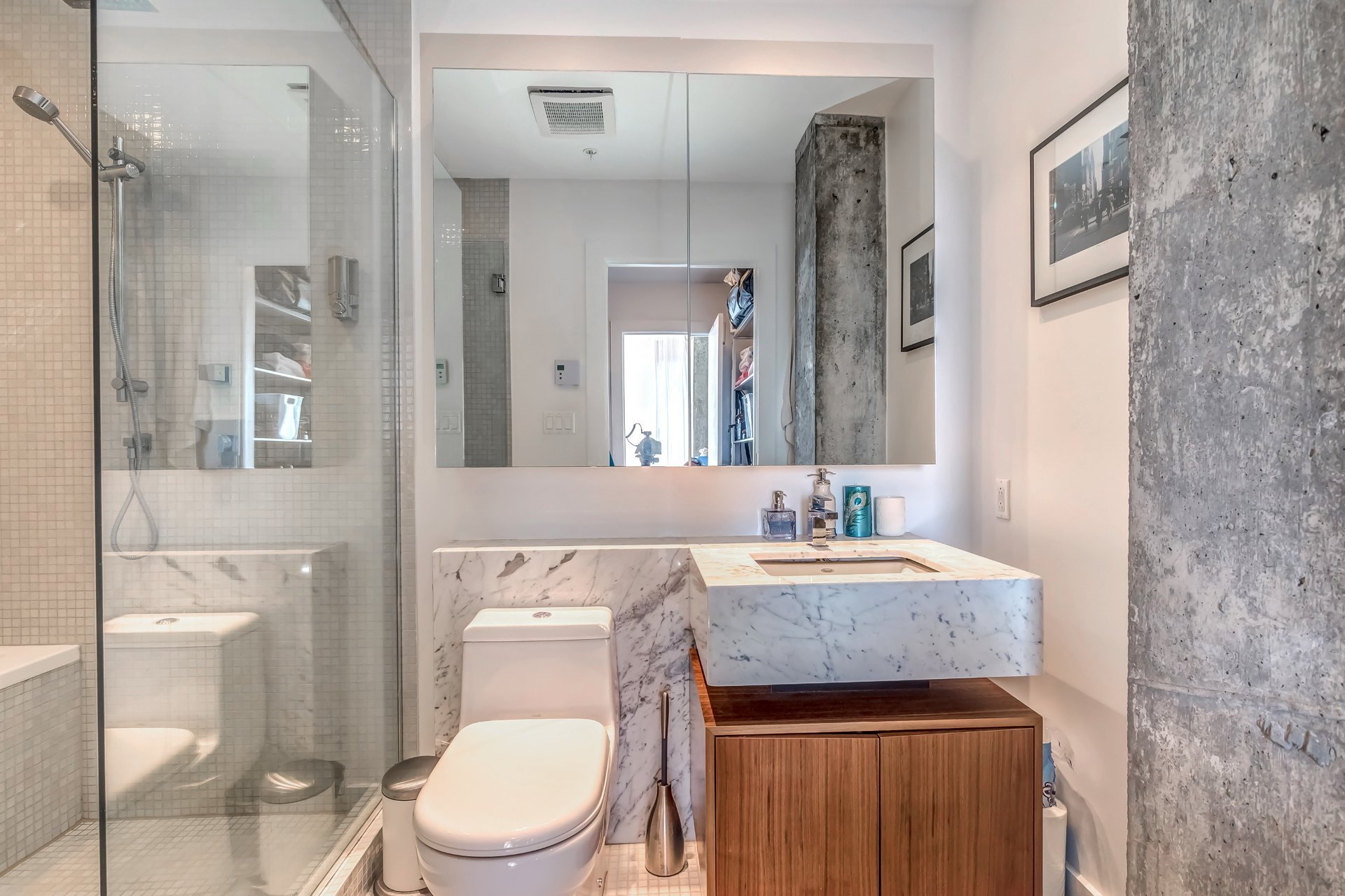 Photo - Ensuite bathroom