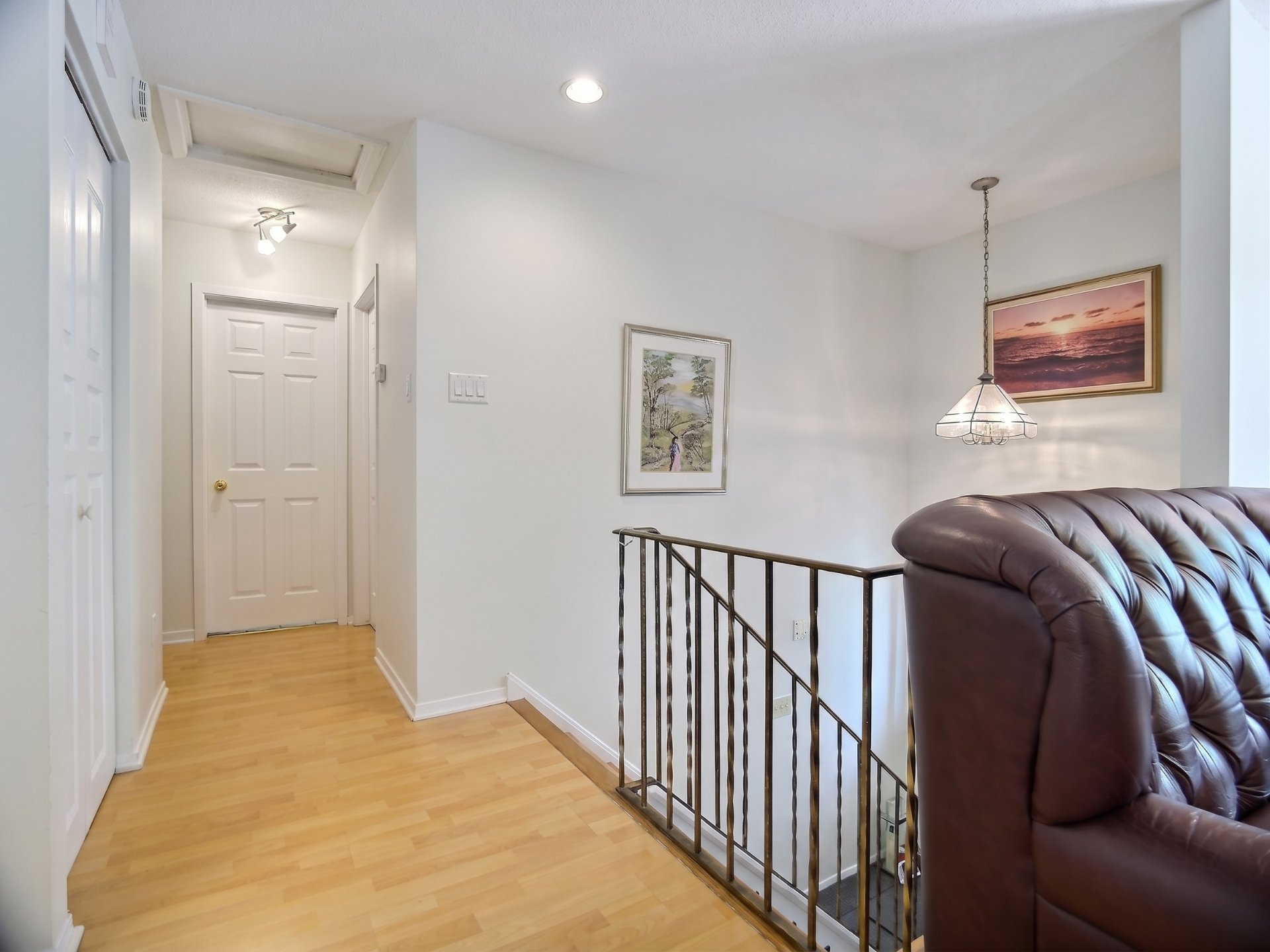 Photo - PASAGEWAY