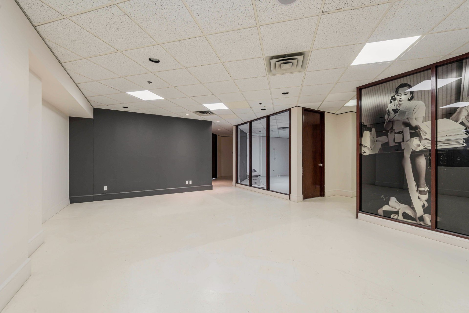 Photo - Reception Area