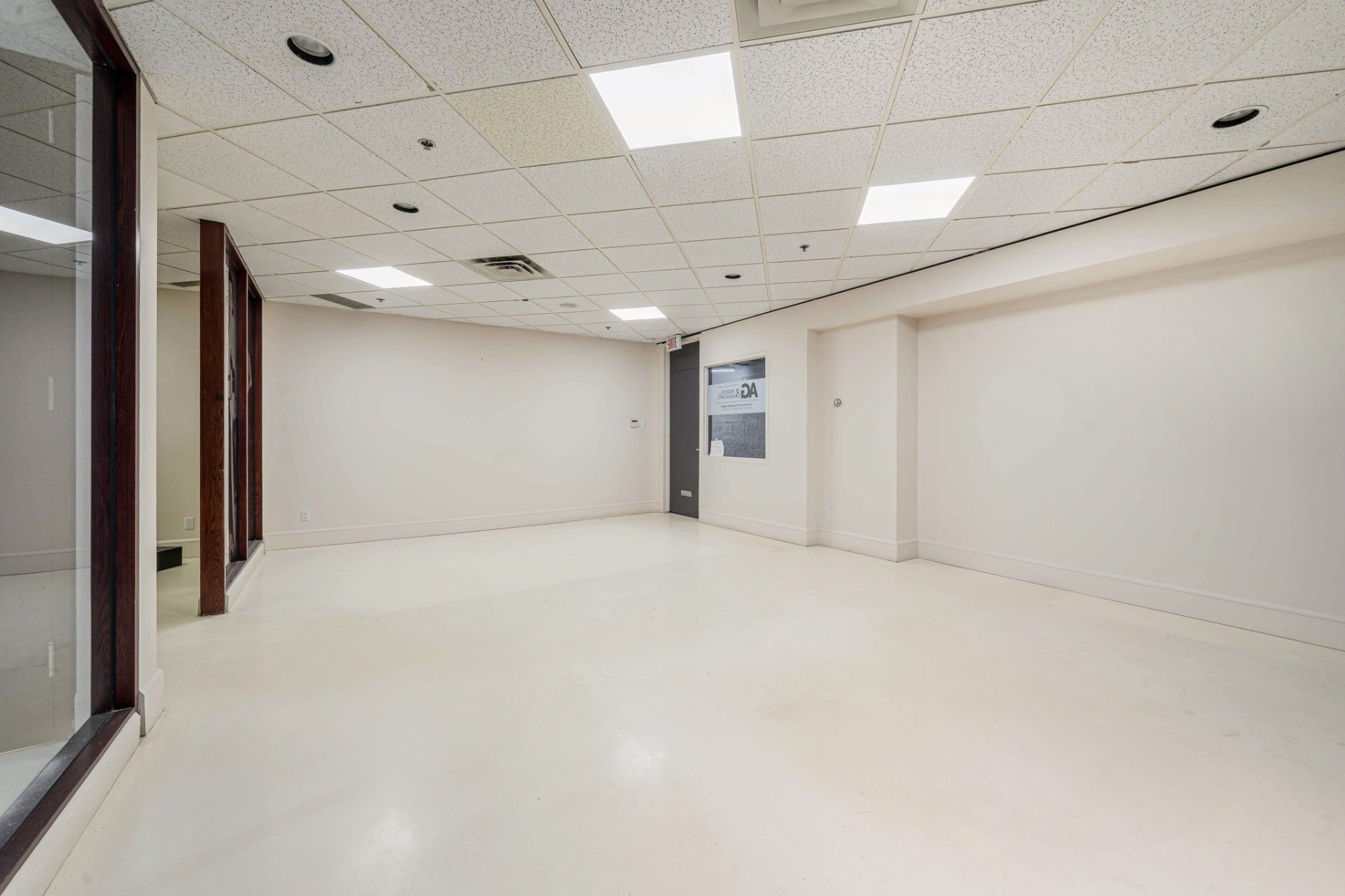 Photo - Reception Area