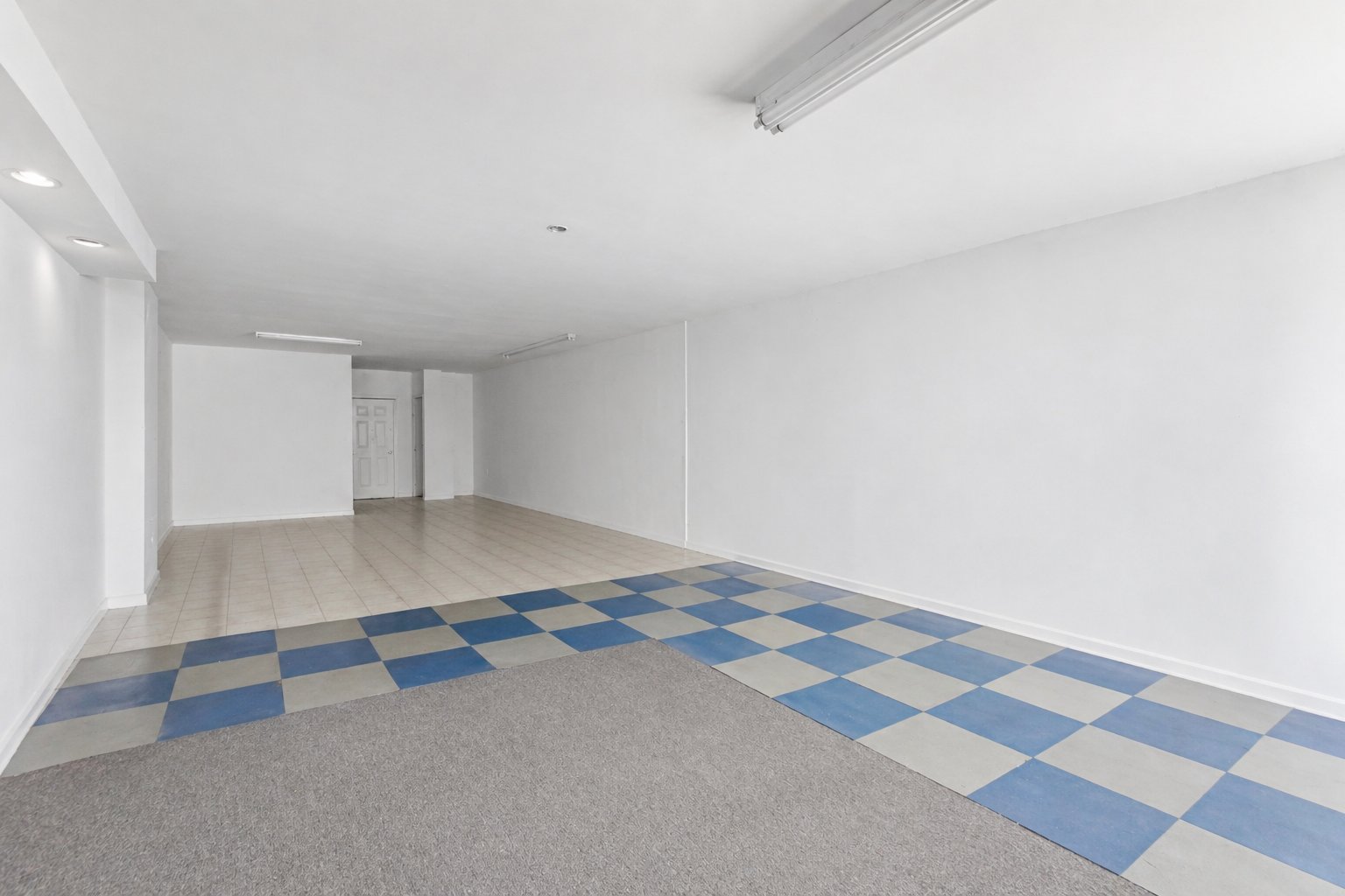 Photo - Interior