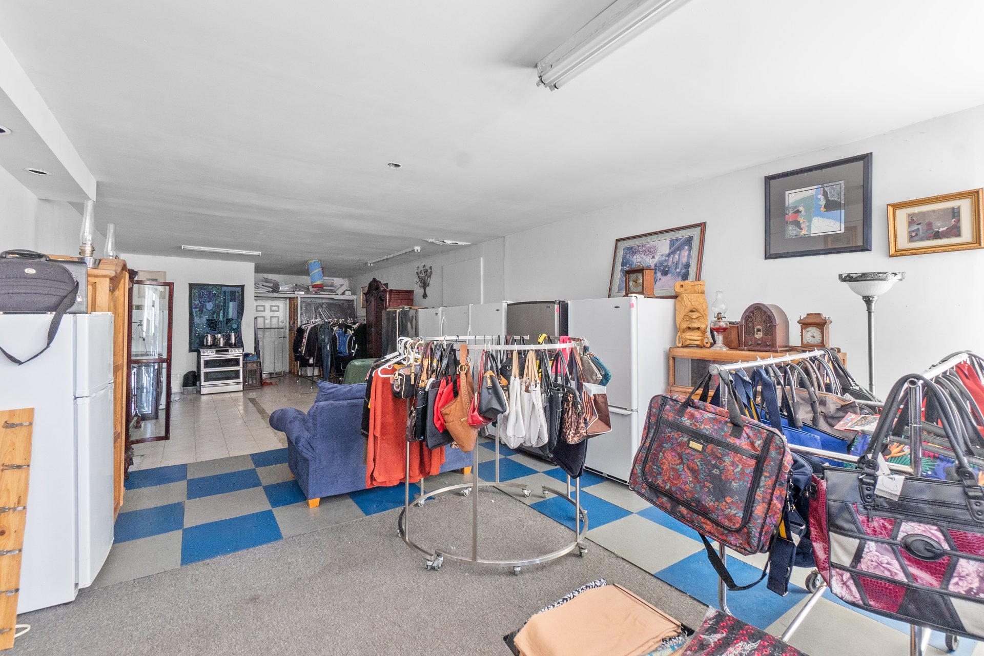 Photo - Interior