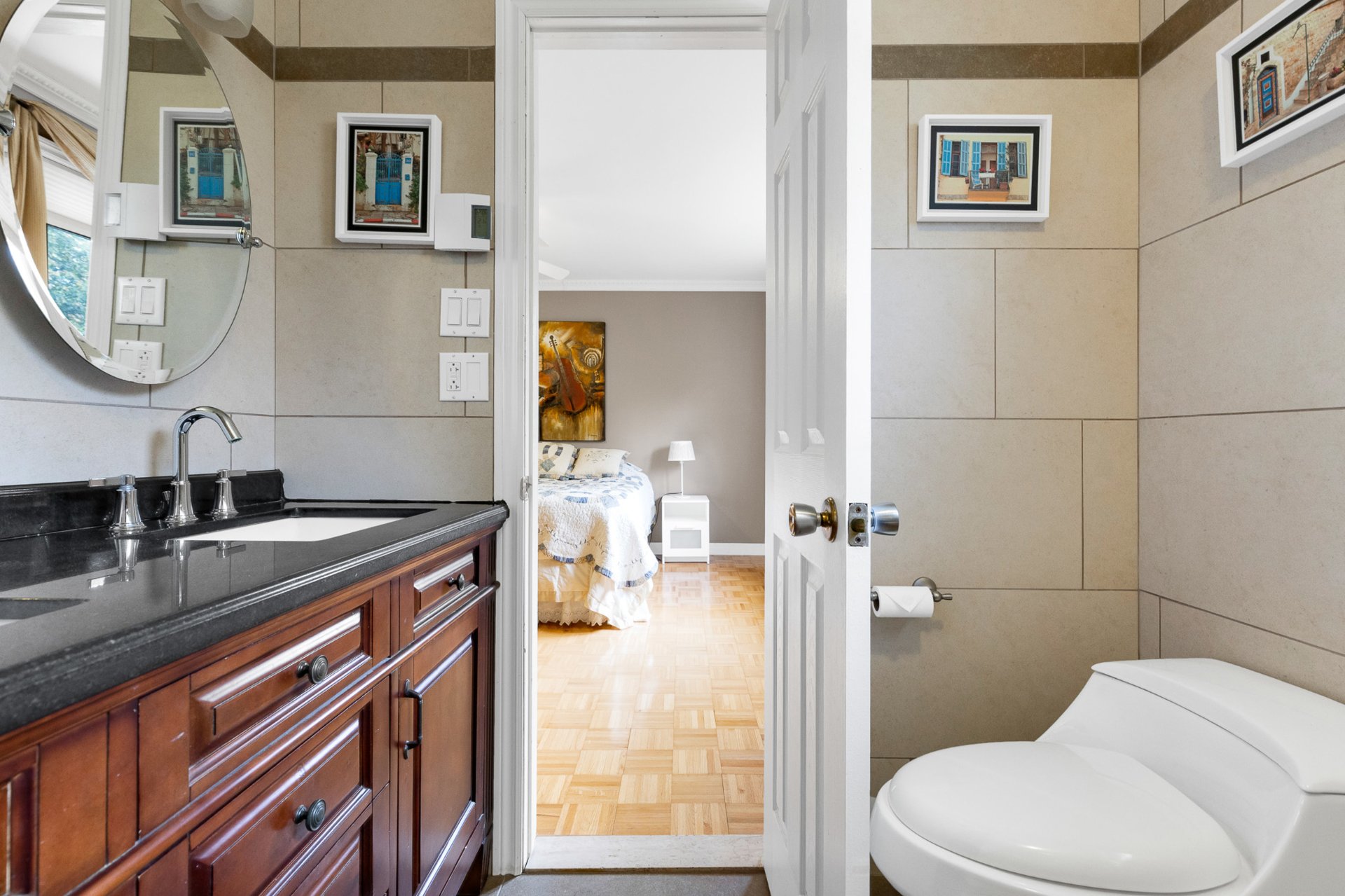 Photo - Ensuite bathroom