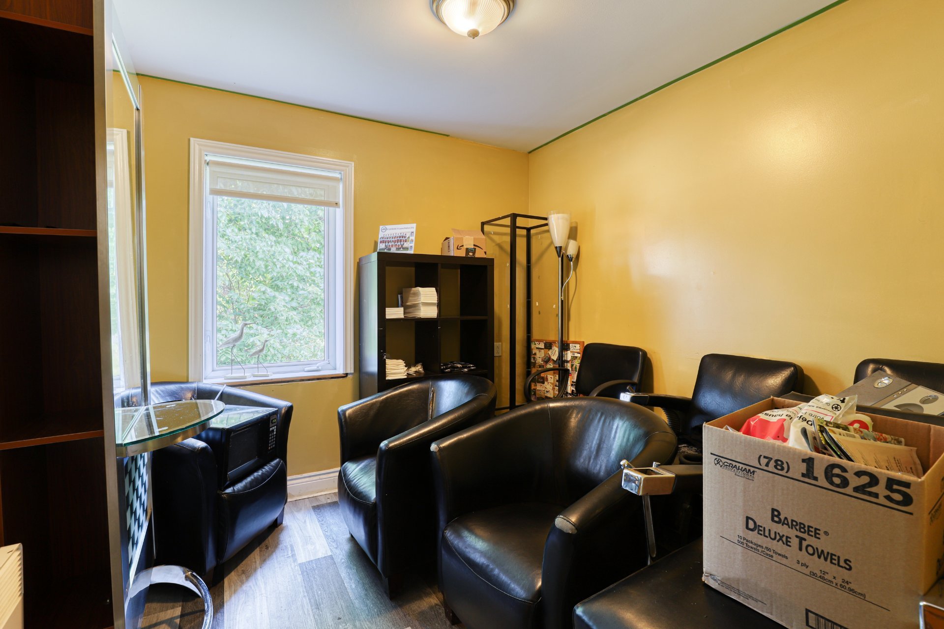 Photo - Bureau