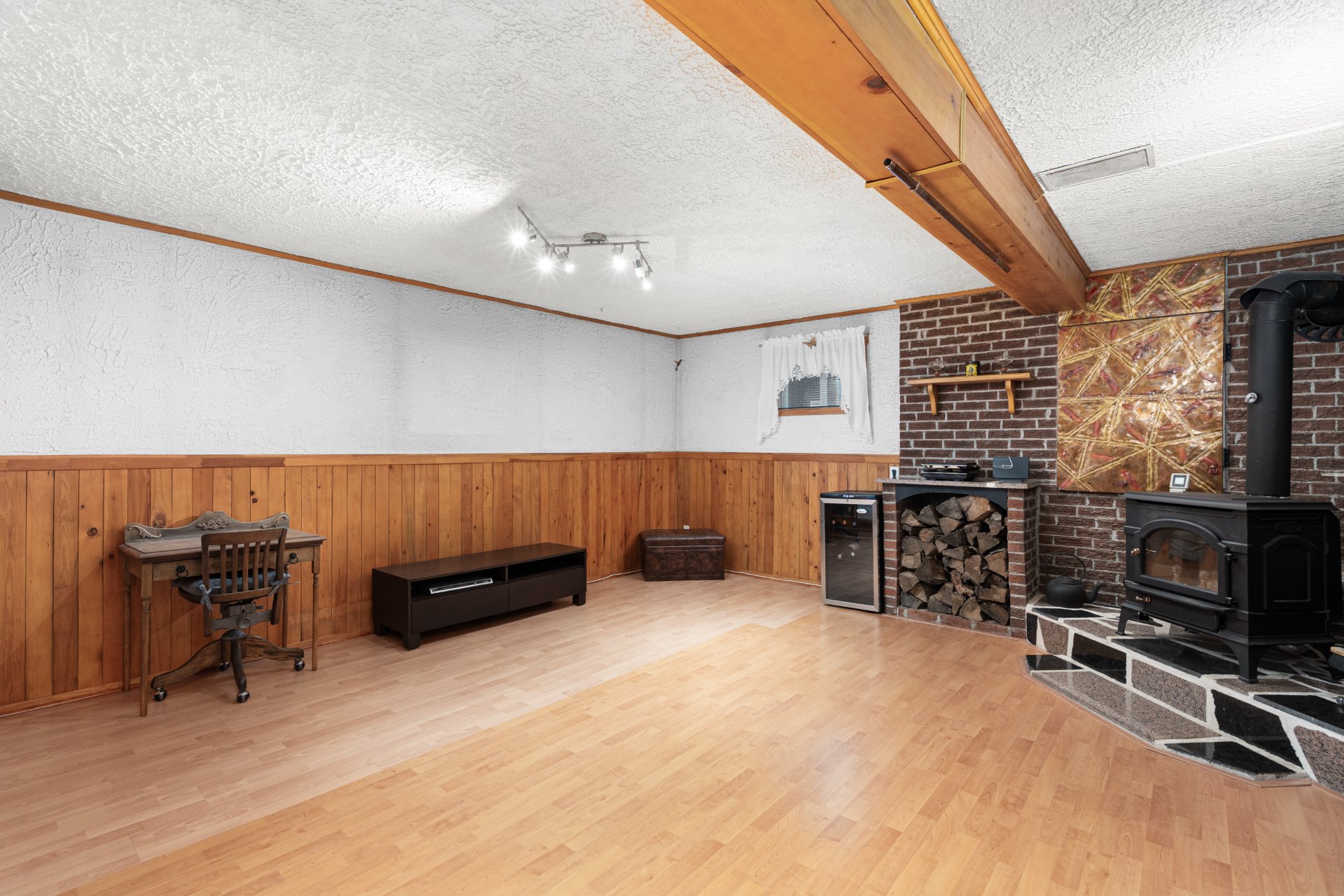 Photo - Basement