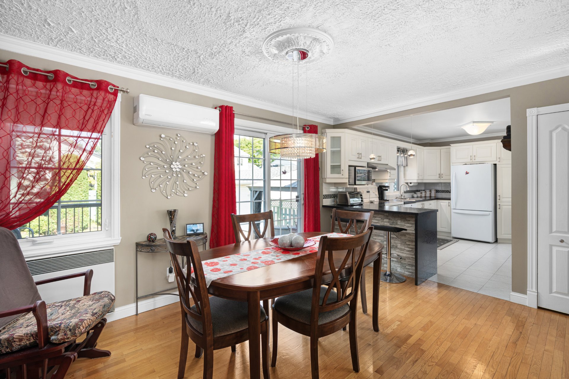 Photo - Dining room