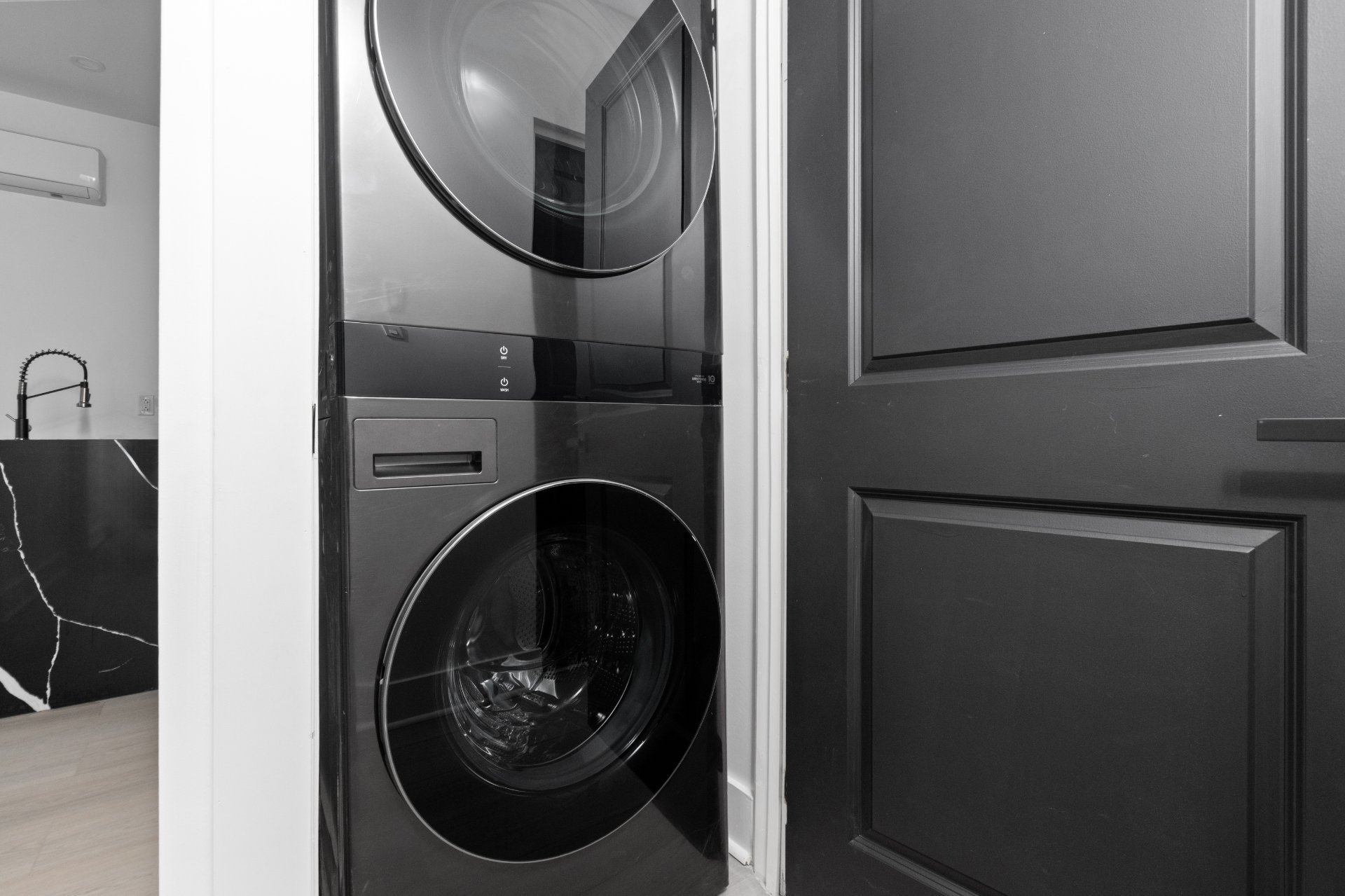 Photo - Laundry room