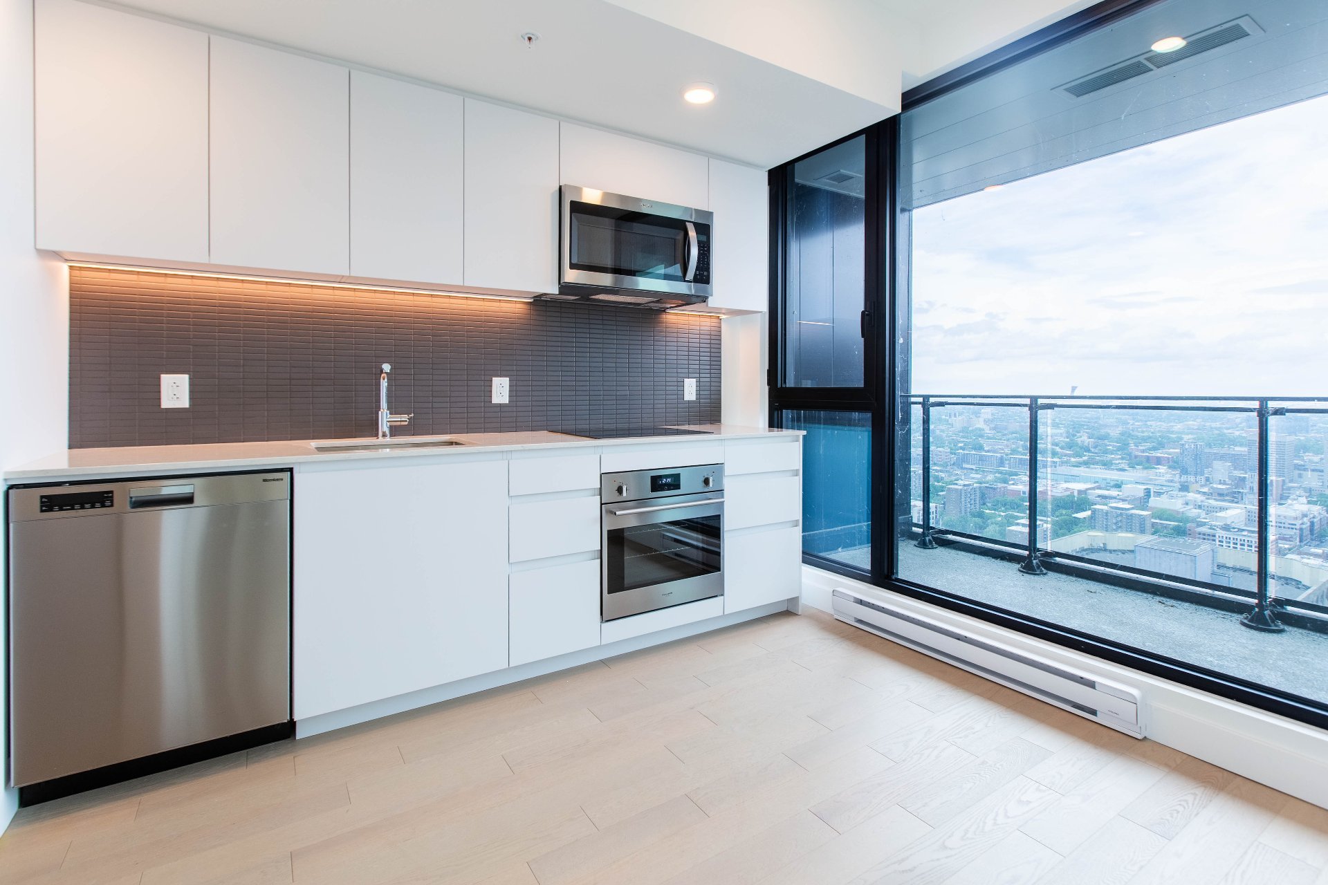 Photo - Kitchen