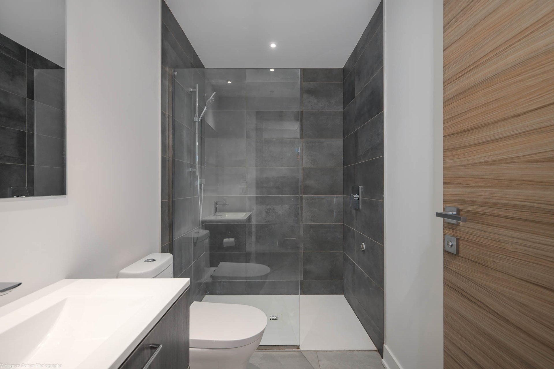 Photo - Ensuite bathroom