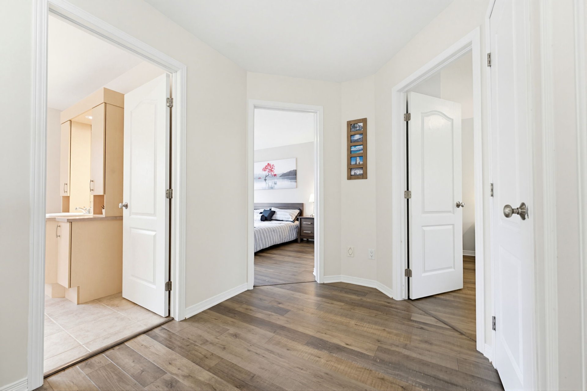 Photo - Hallway