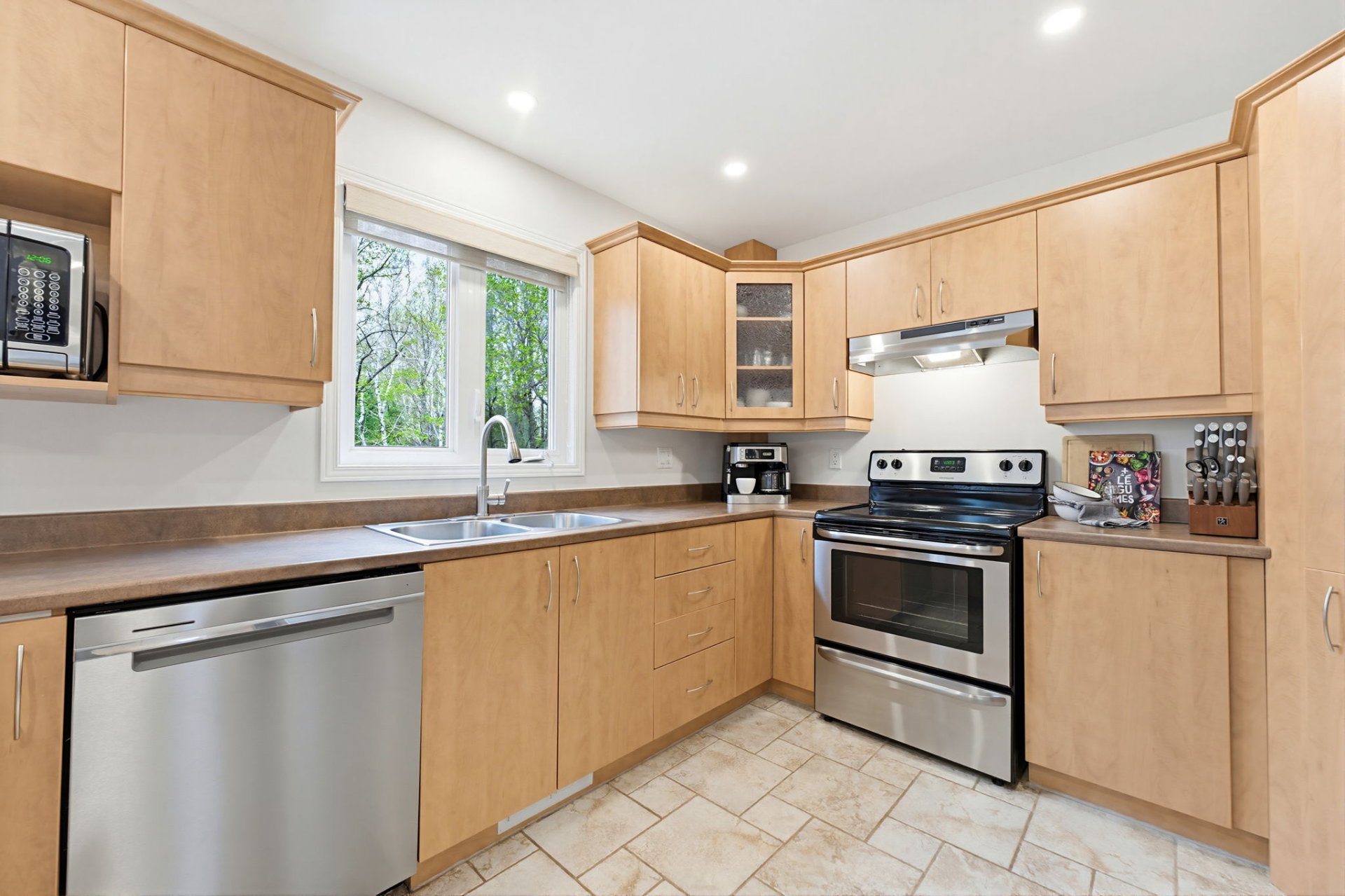 Photo - Kitchen