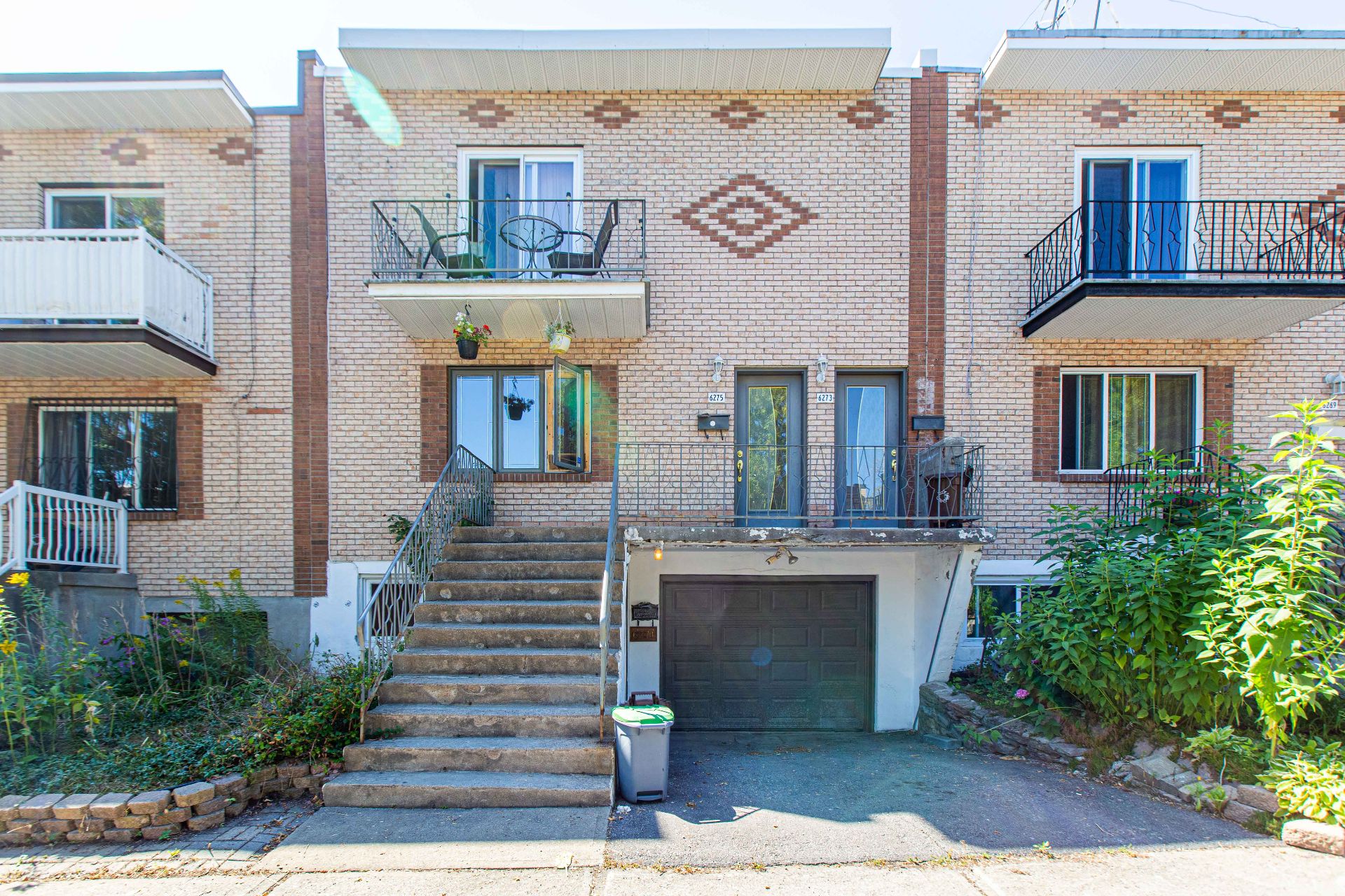 Photo - Exterior
