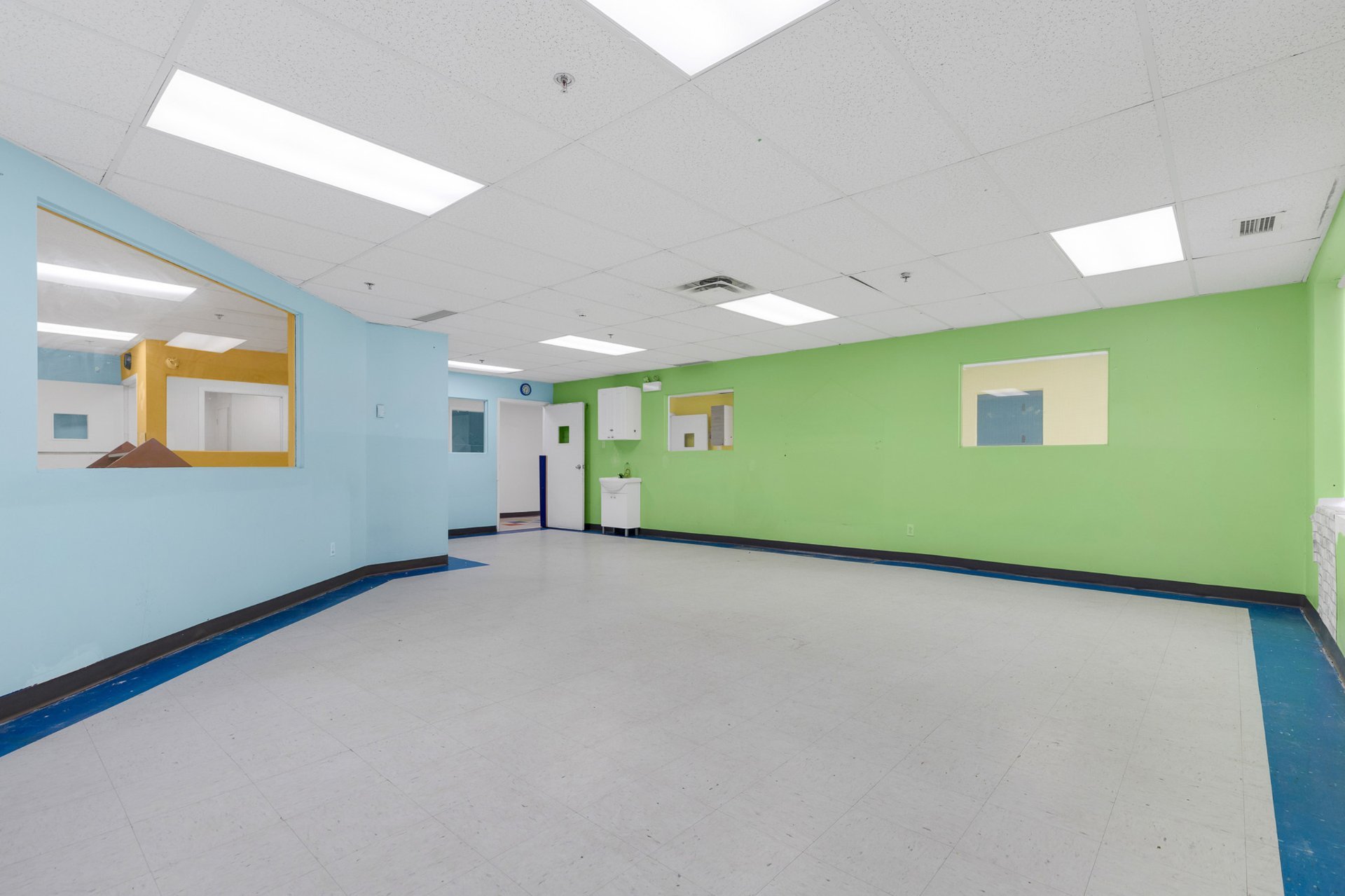 Photo - Interior