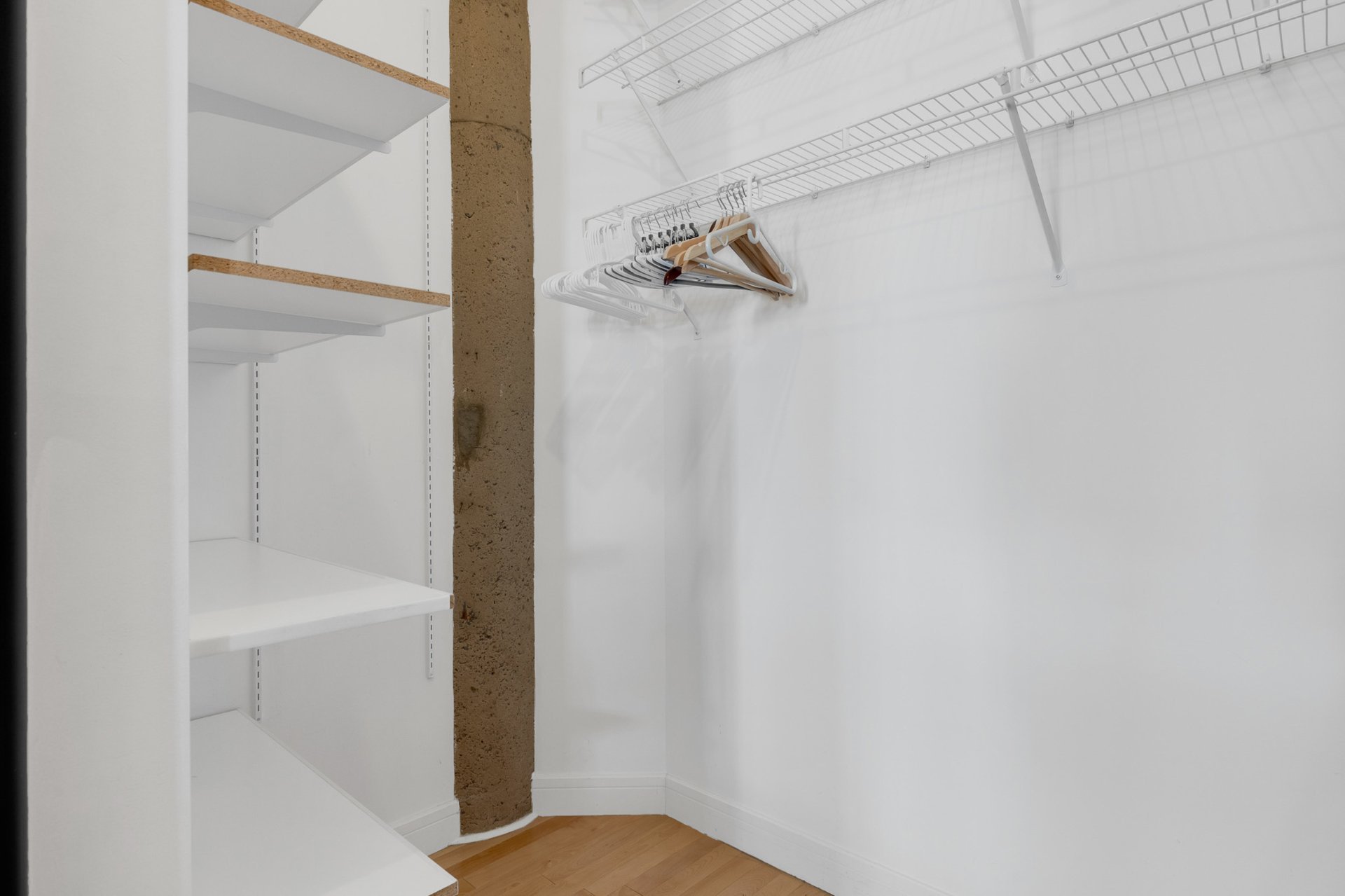 Photo - Penderie (Walk-in)