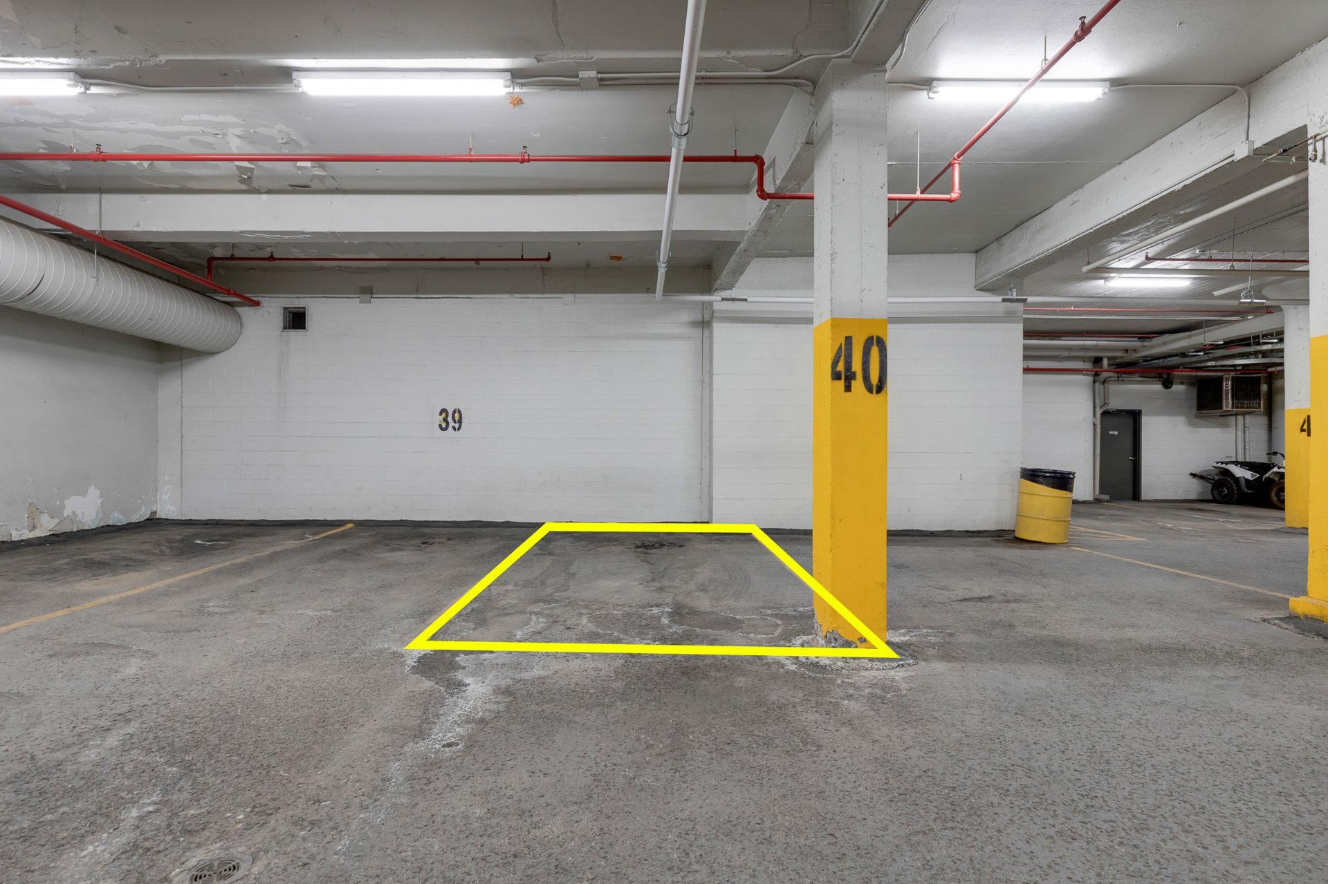 Photo - Garage