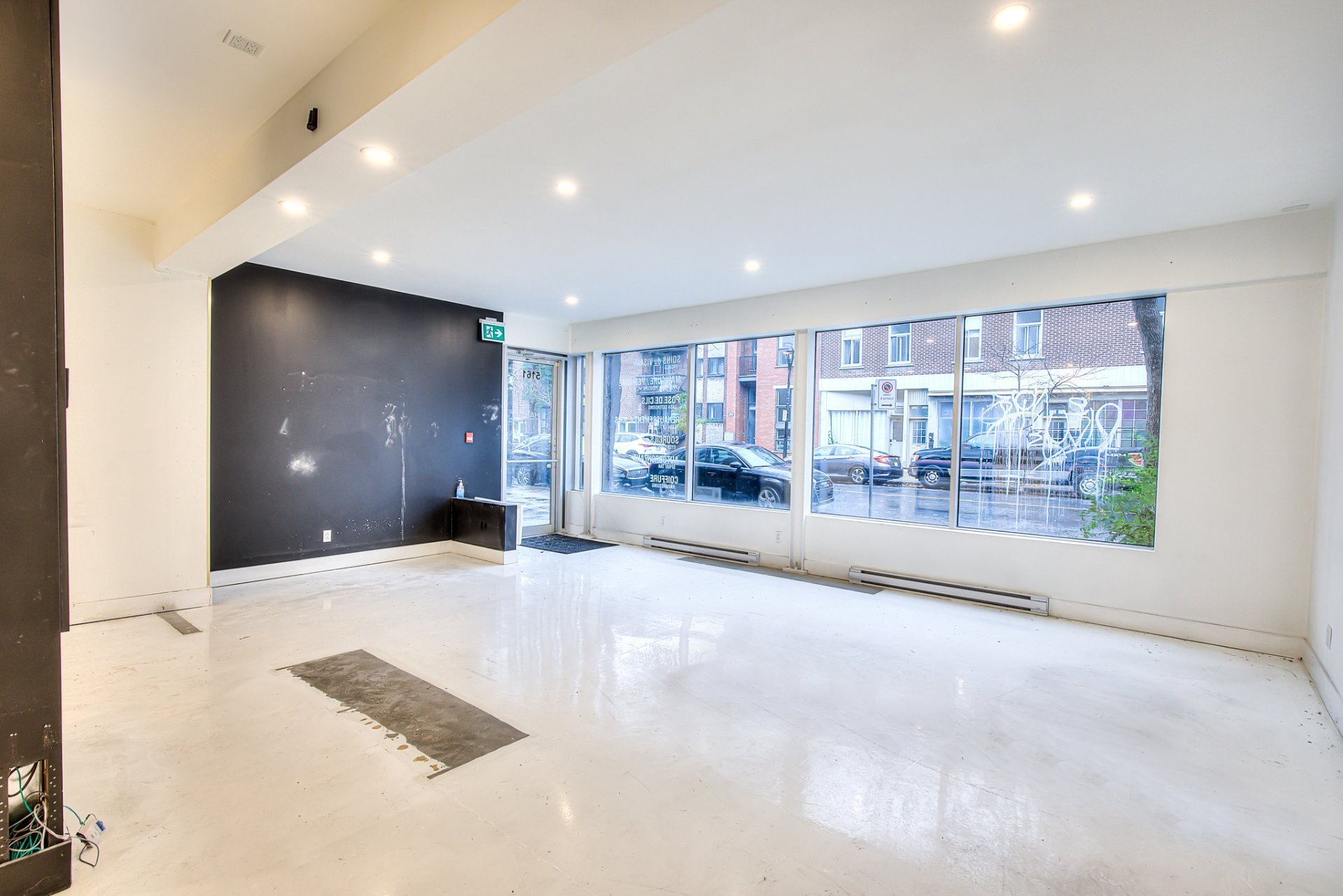 Photo - Reception Area