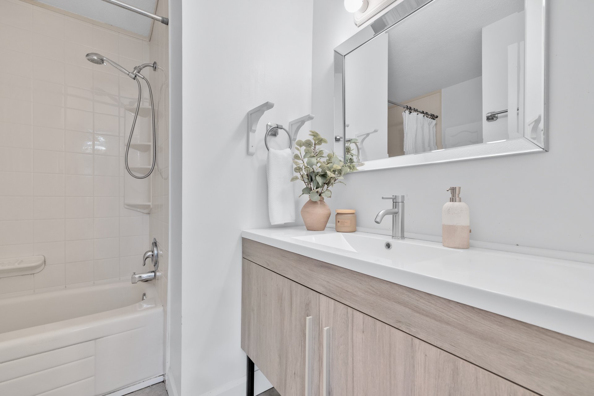 Photo - Bathroom