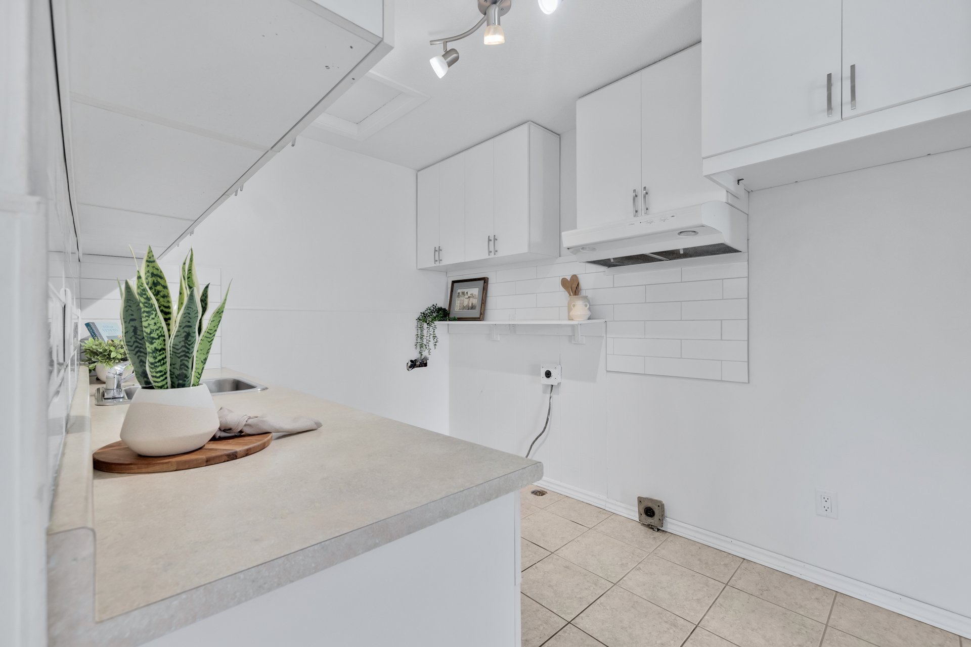 Photo - Kitchen