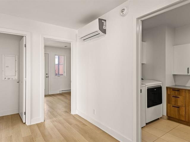 Photo - Hallway