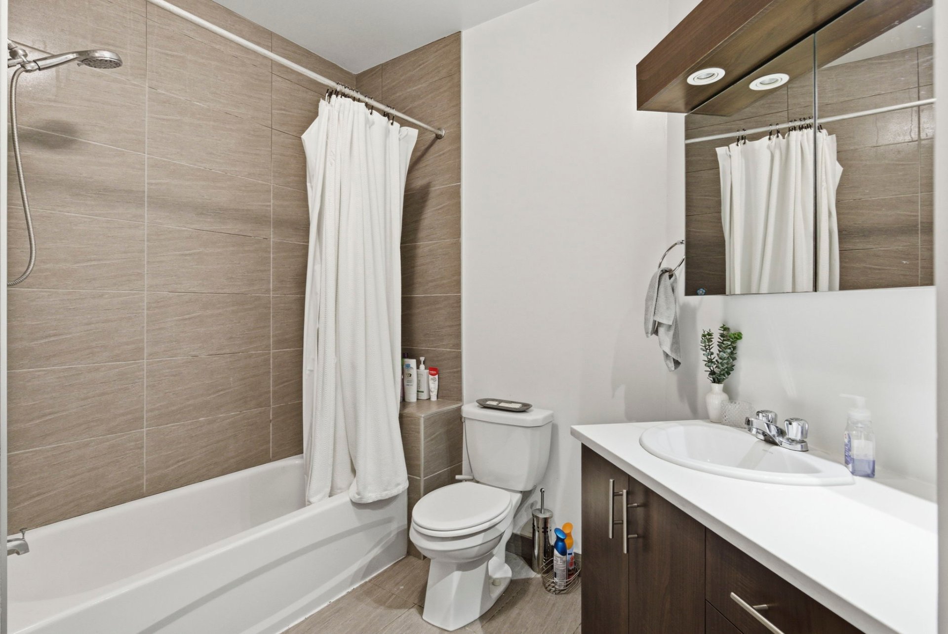 Photo - Bathroom