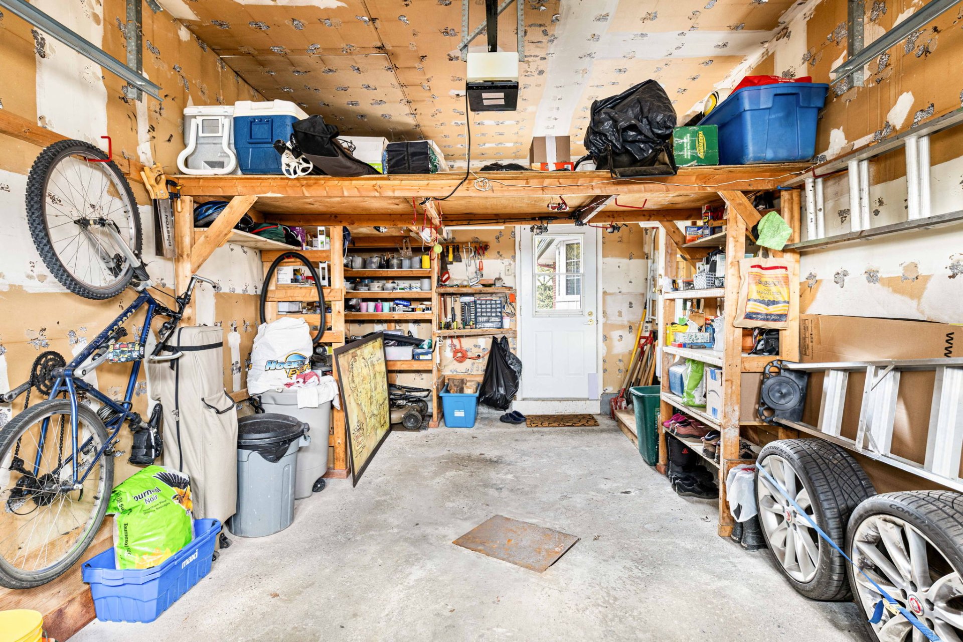 Photo - Garage