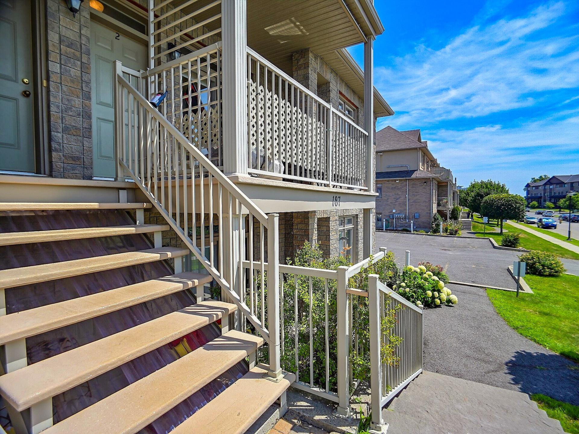 Photo - Balcony
