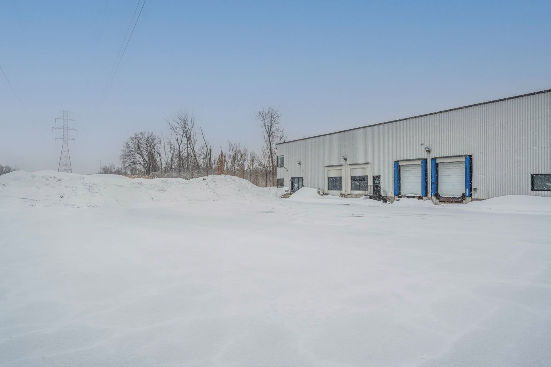 Photo - Shipping (door/dock)