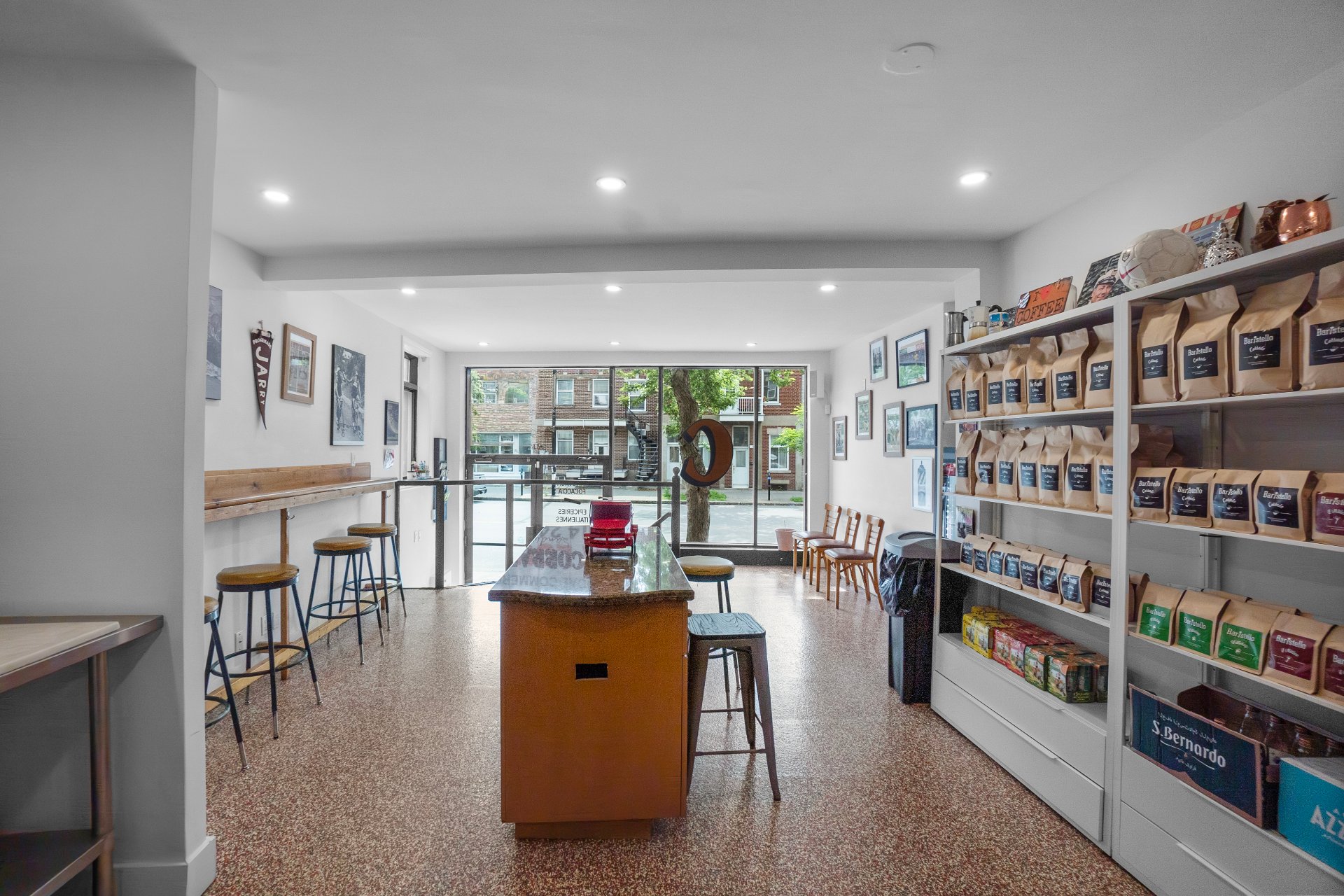 Photo - Interior