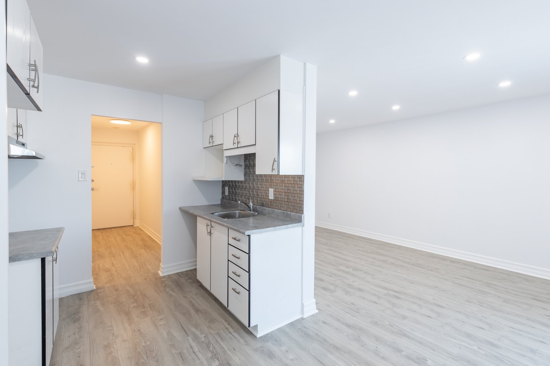 Photo - Kitchen