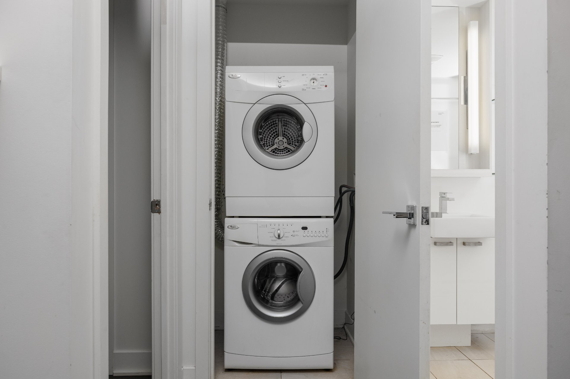 Photo - Laundry room