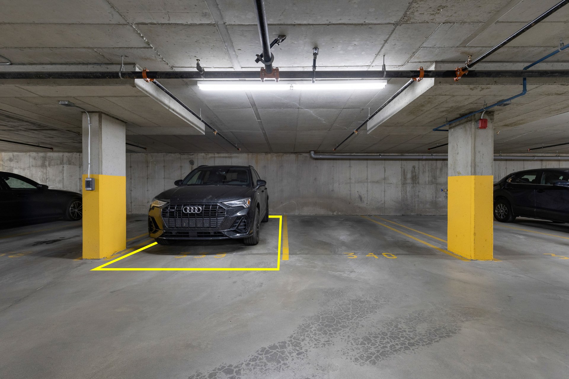 Photo - Garage