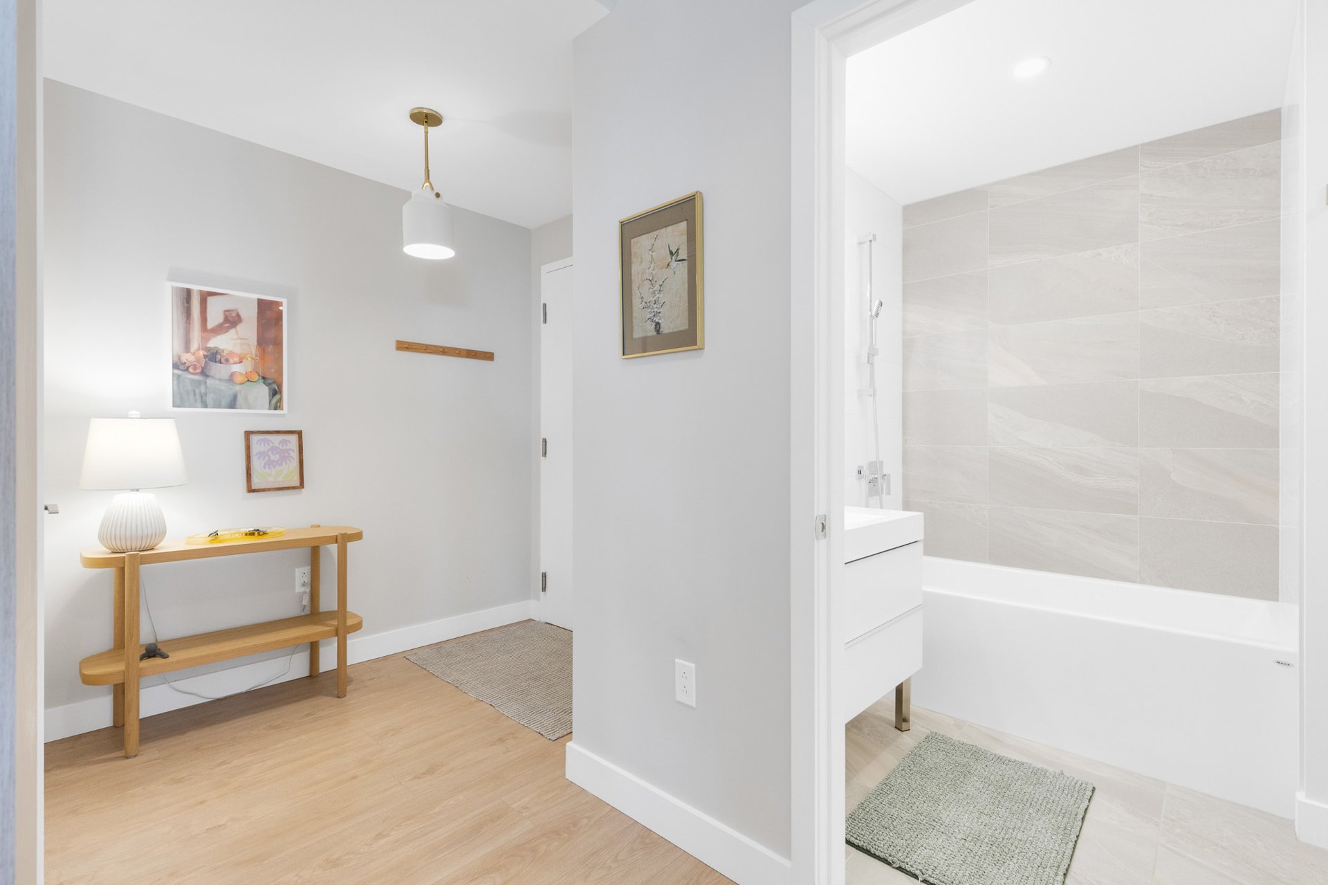 Photo - PASAGEWAY