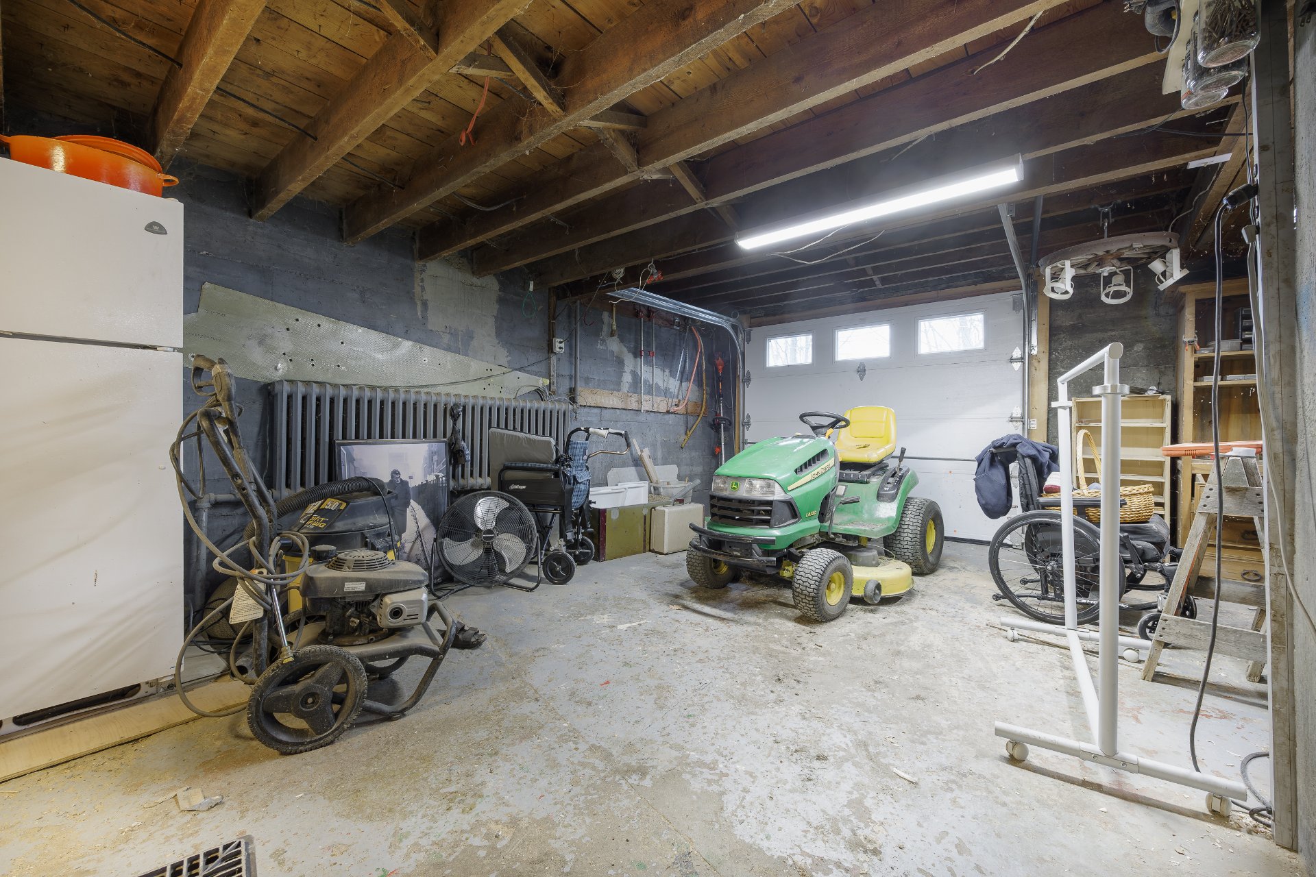 Photo - Garage