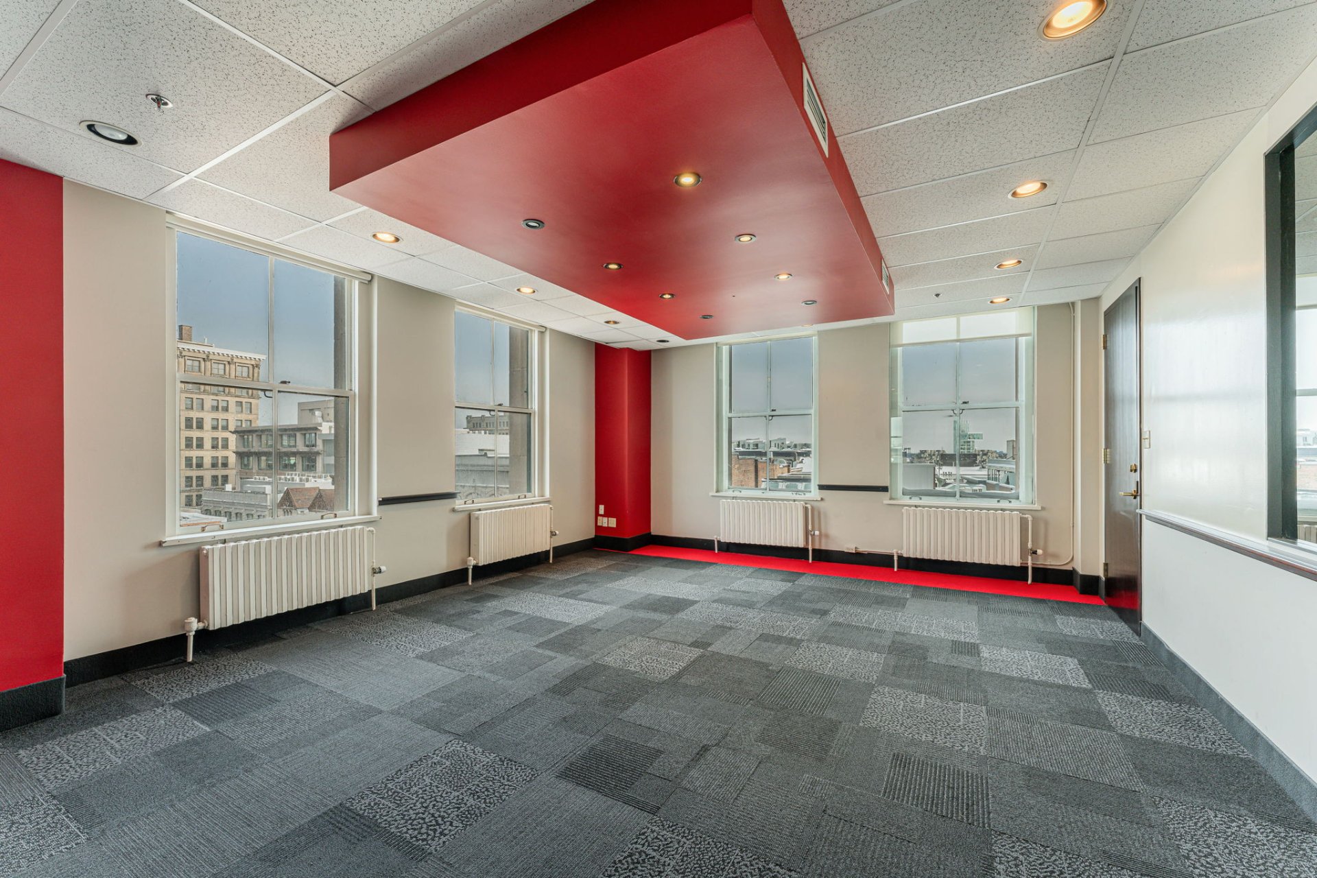 Photo - Interior