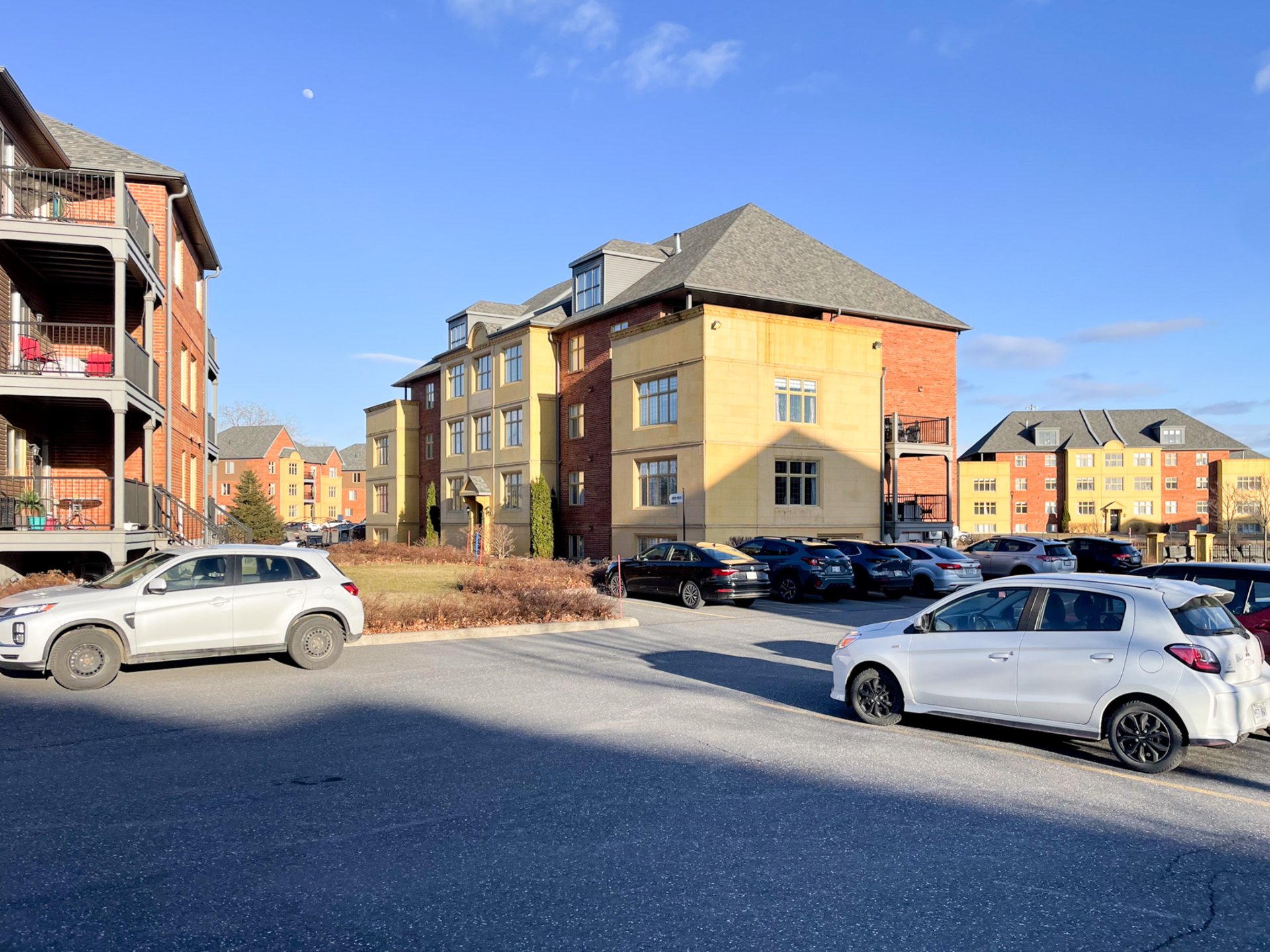 Photo - Exterior