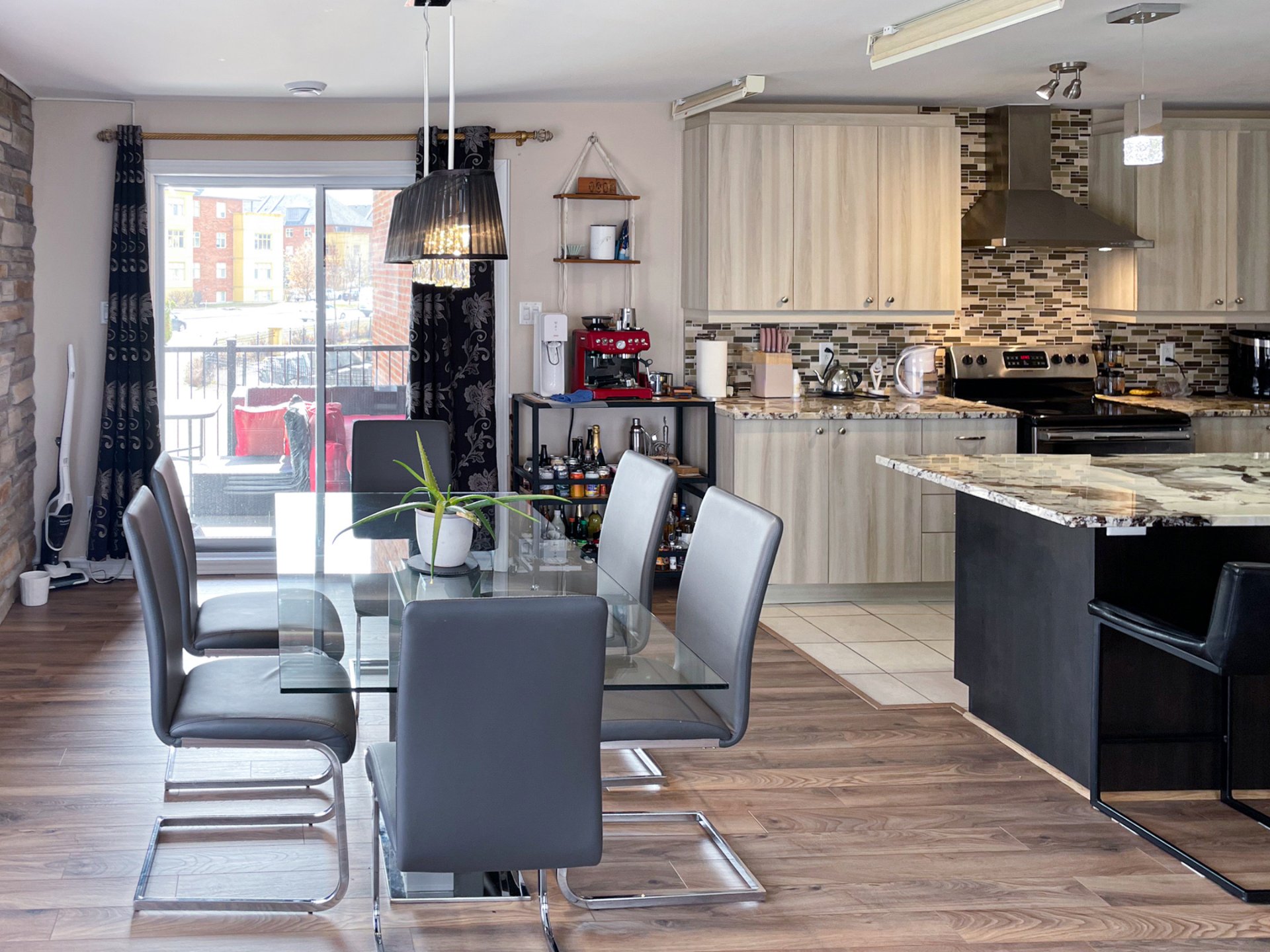 Photo - Dining room