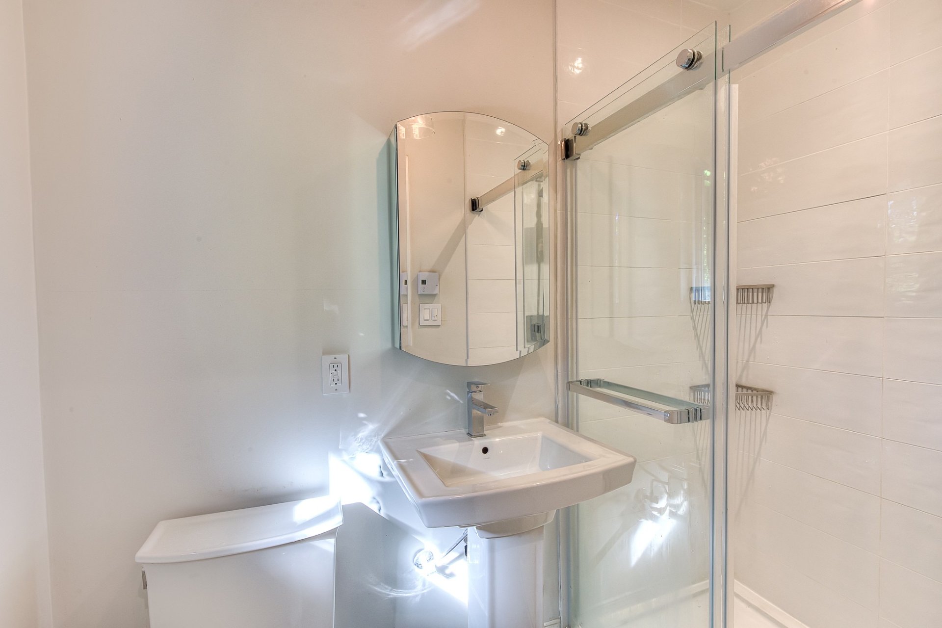 Photo - Salle de bains attenante à la CCP