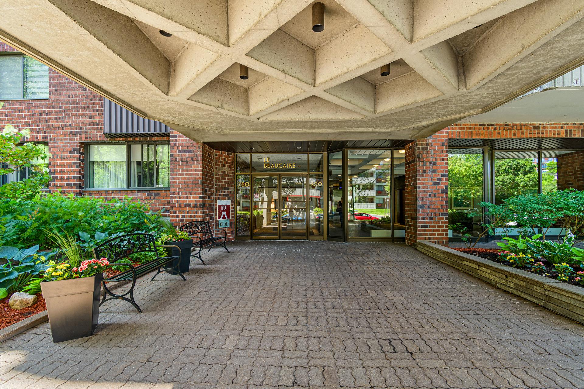 Photo - Entrée extérieure