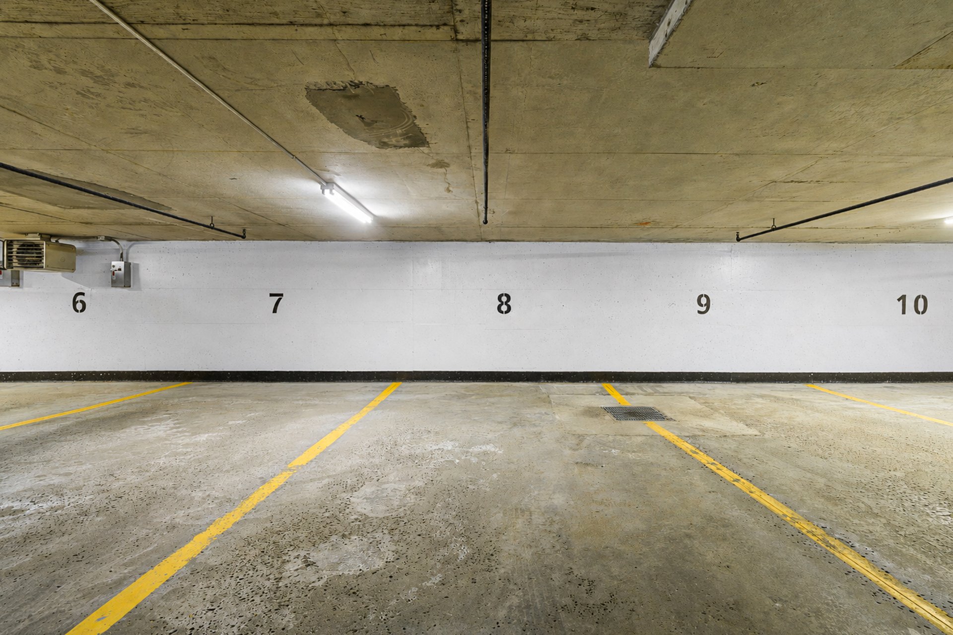 Photo - Garage