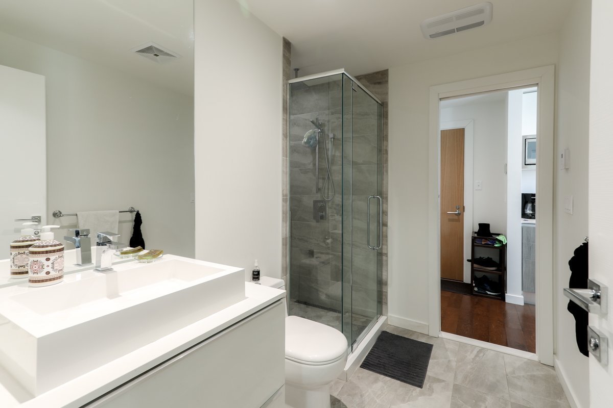 Photo - Ensuite bathroom