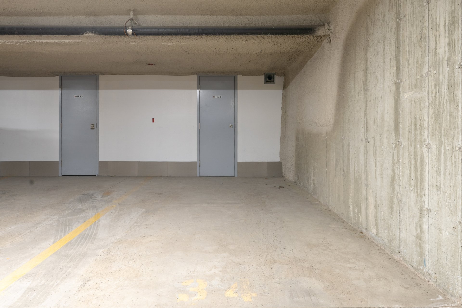 Photo - Garage