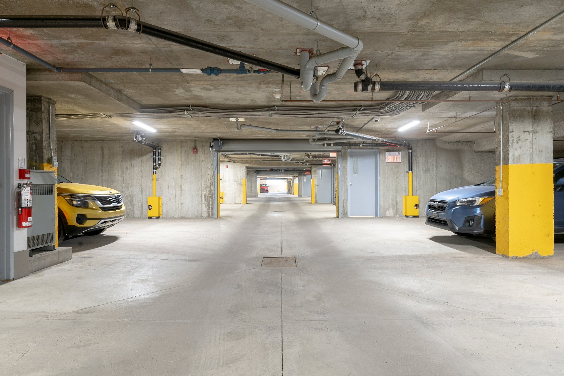 Photo - Garage