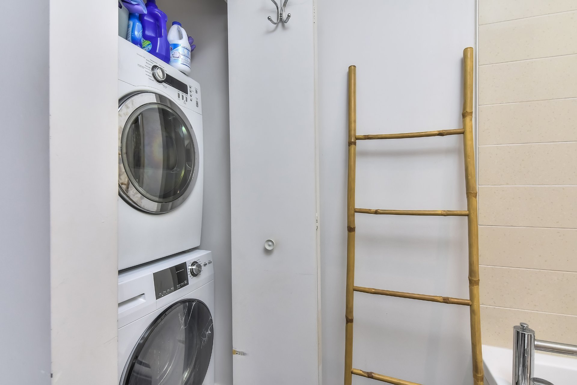 Photo - Laundry room