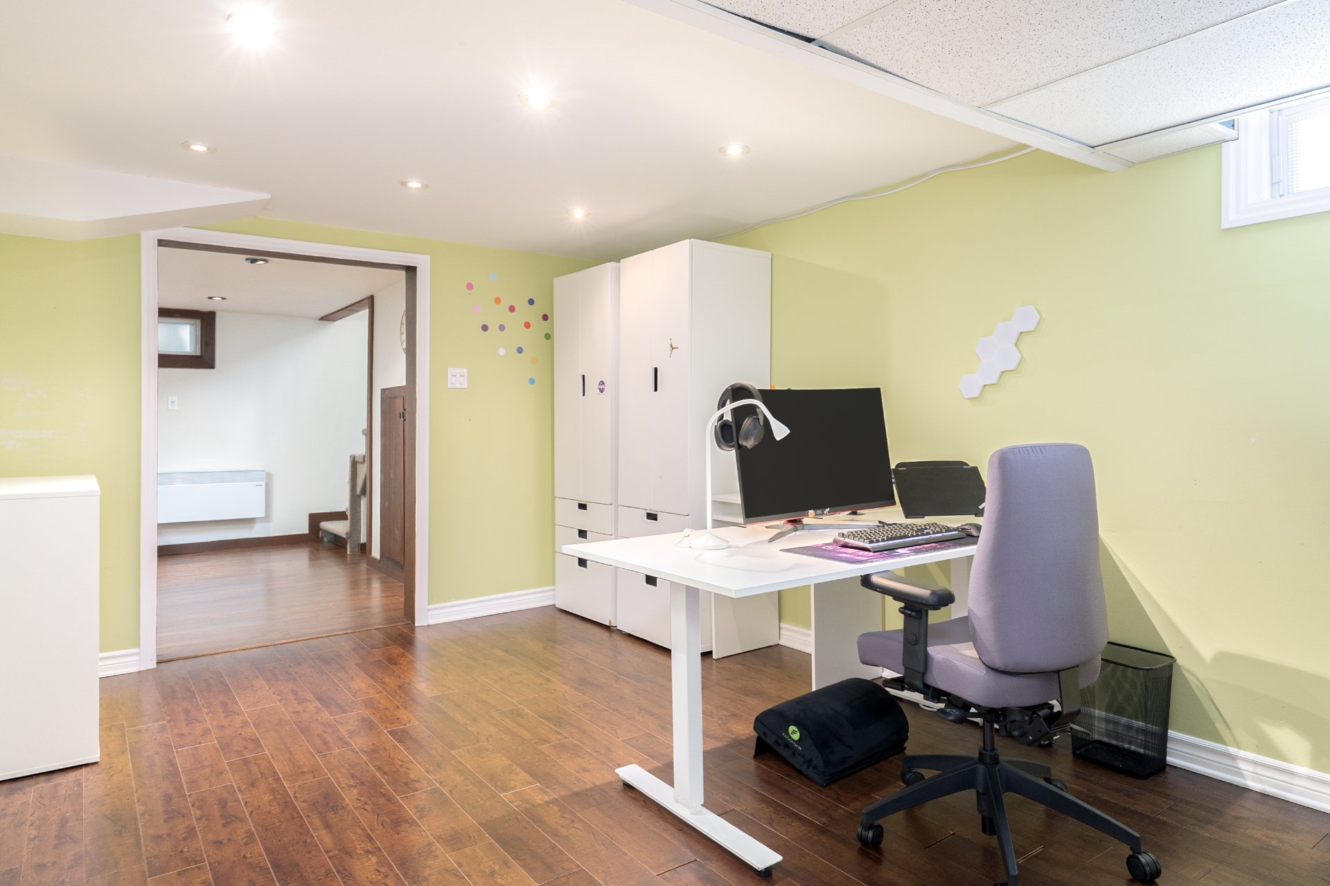 Photo - Bureau