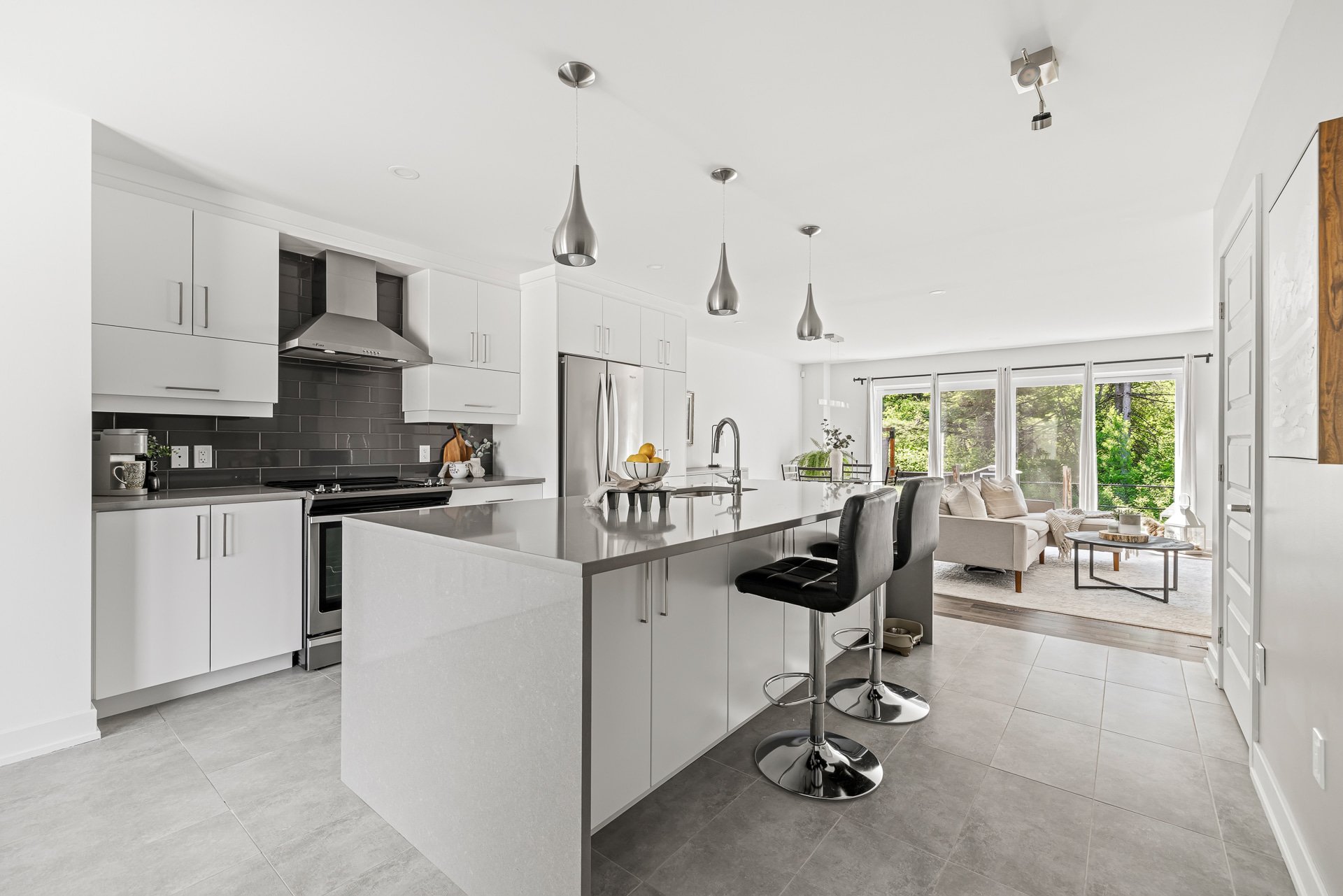 Photo - Kitchen
