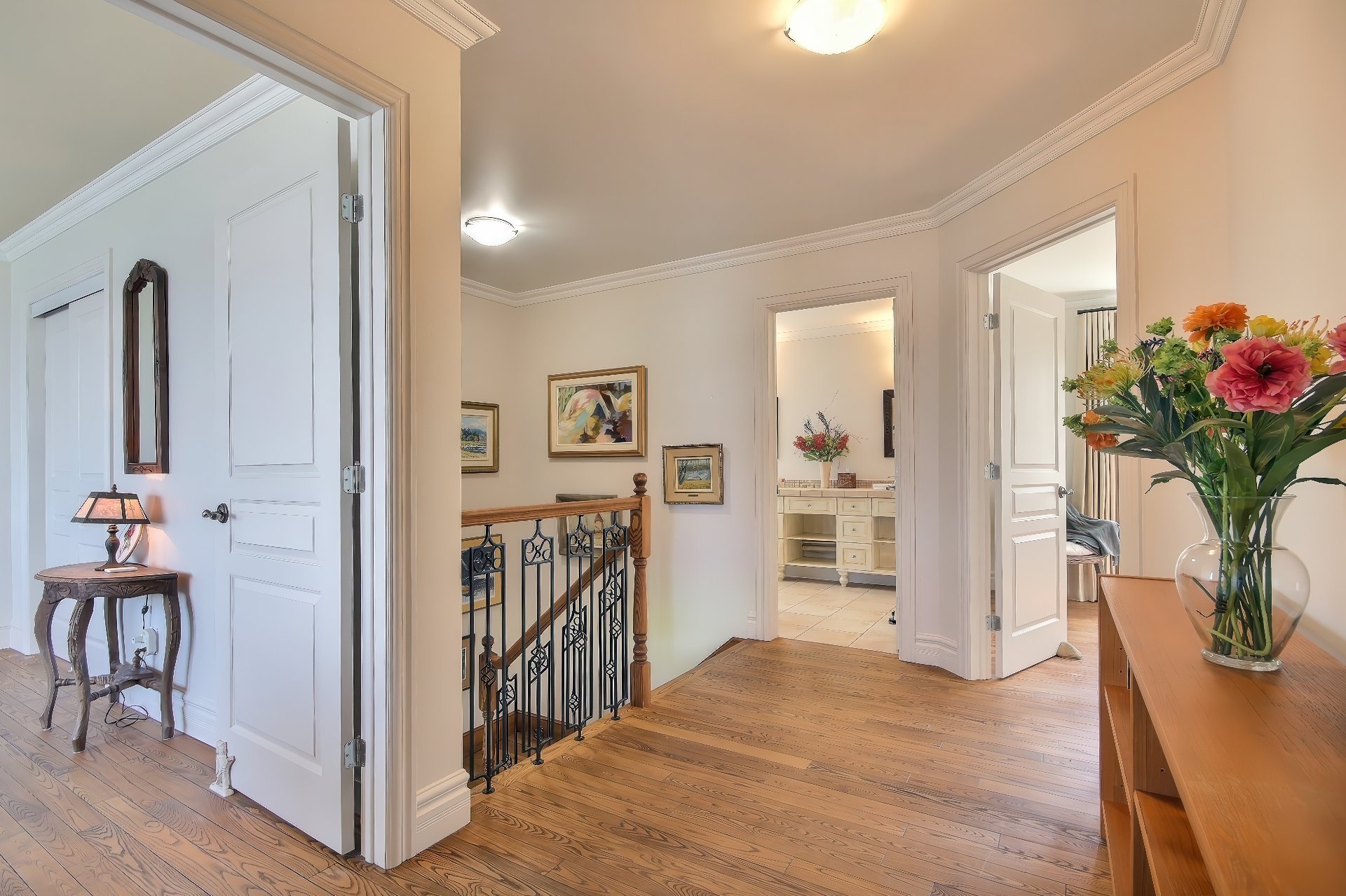 Photo - Mezzanine