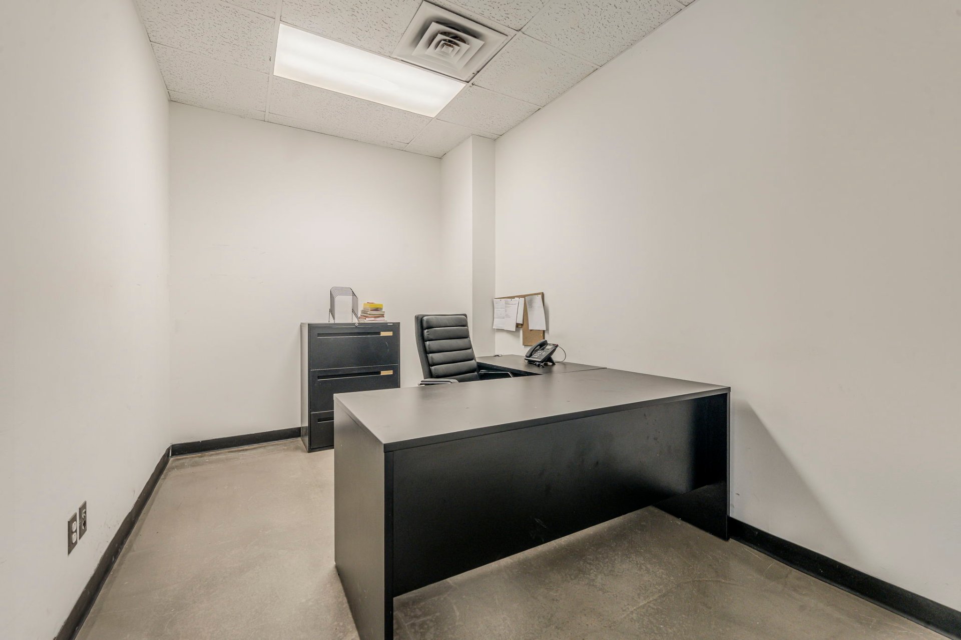Photo - Bureau